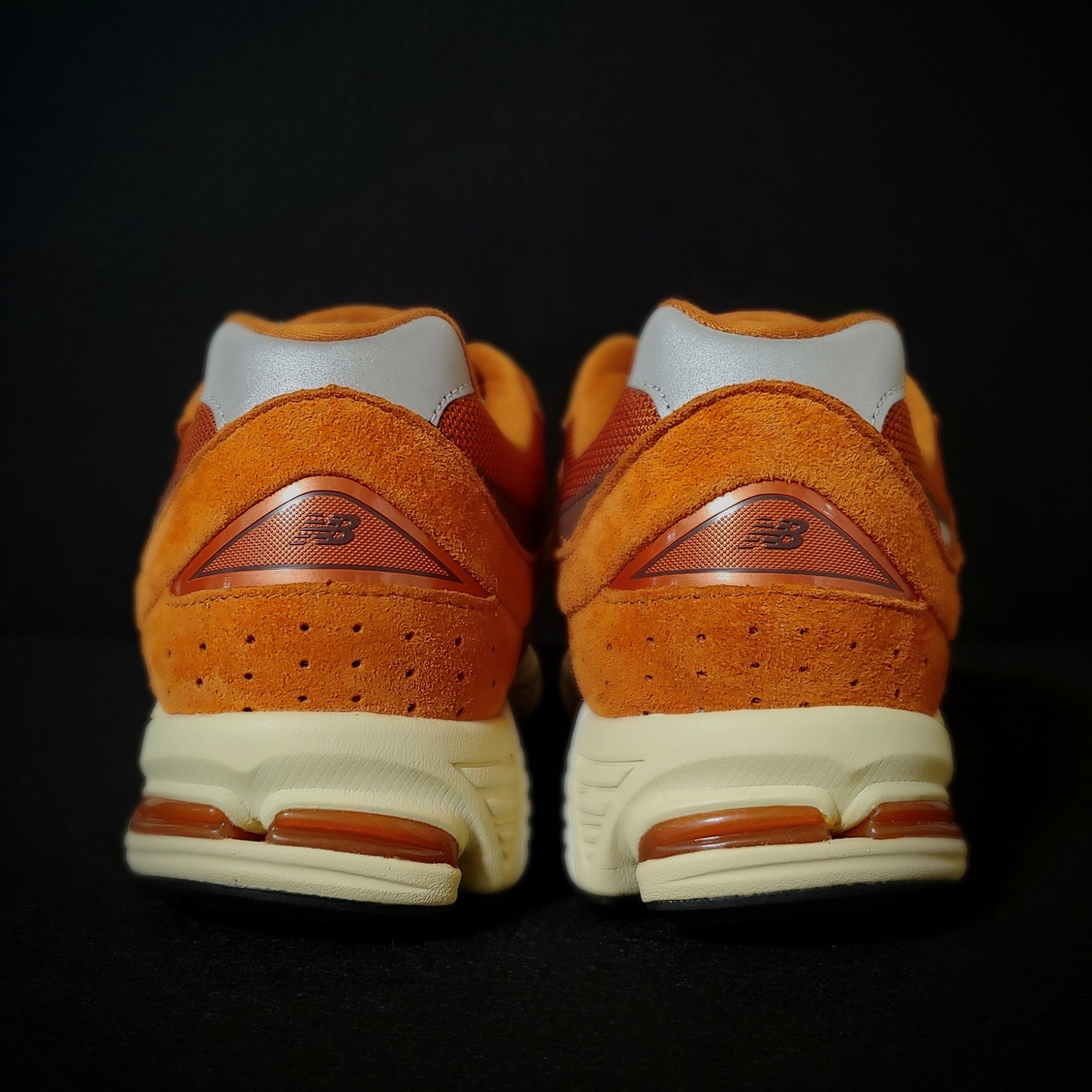 New Balance 2002R Rust Oxide 착용 스타일 - 3