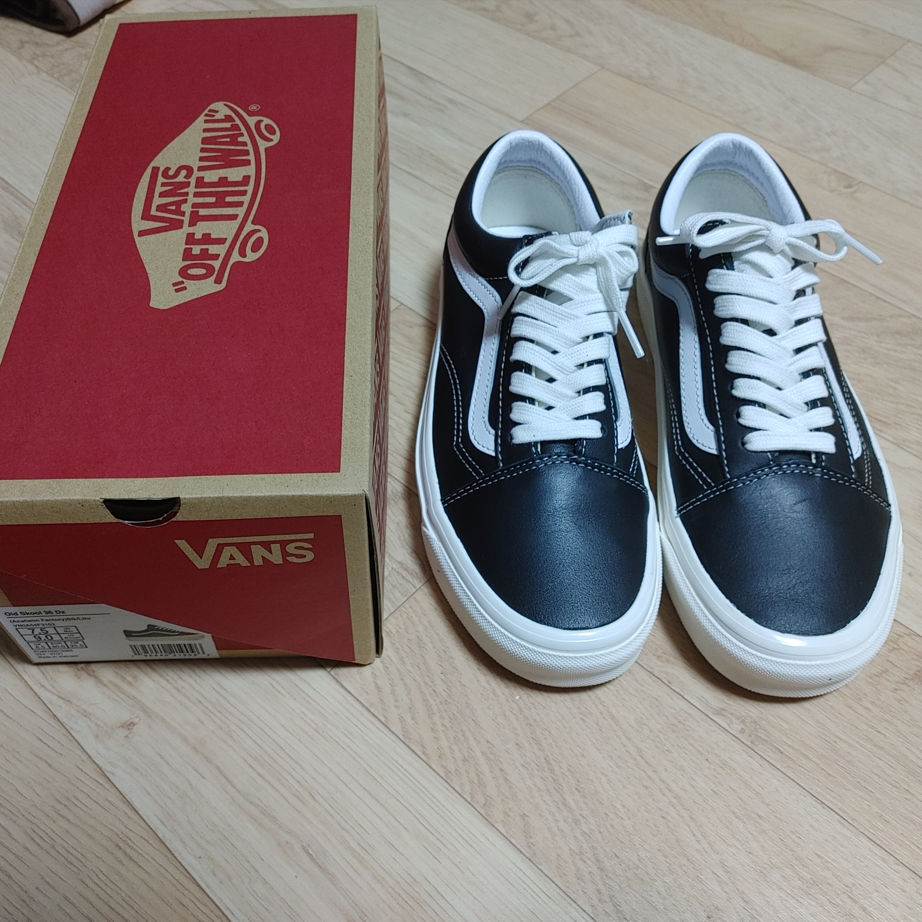 Vans Old Skool 36 DX Anaheim Factory Black Leather 착용 스타일 - 1