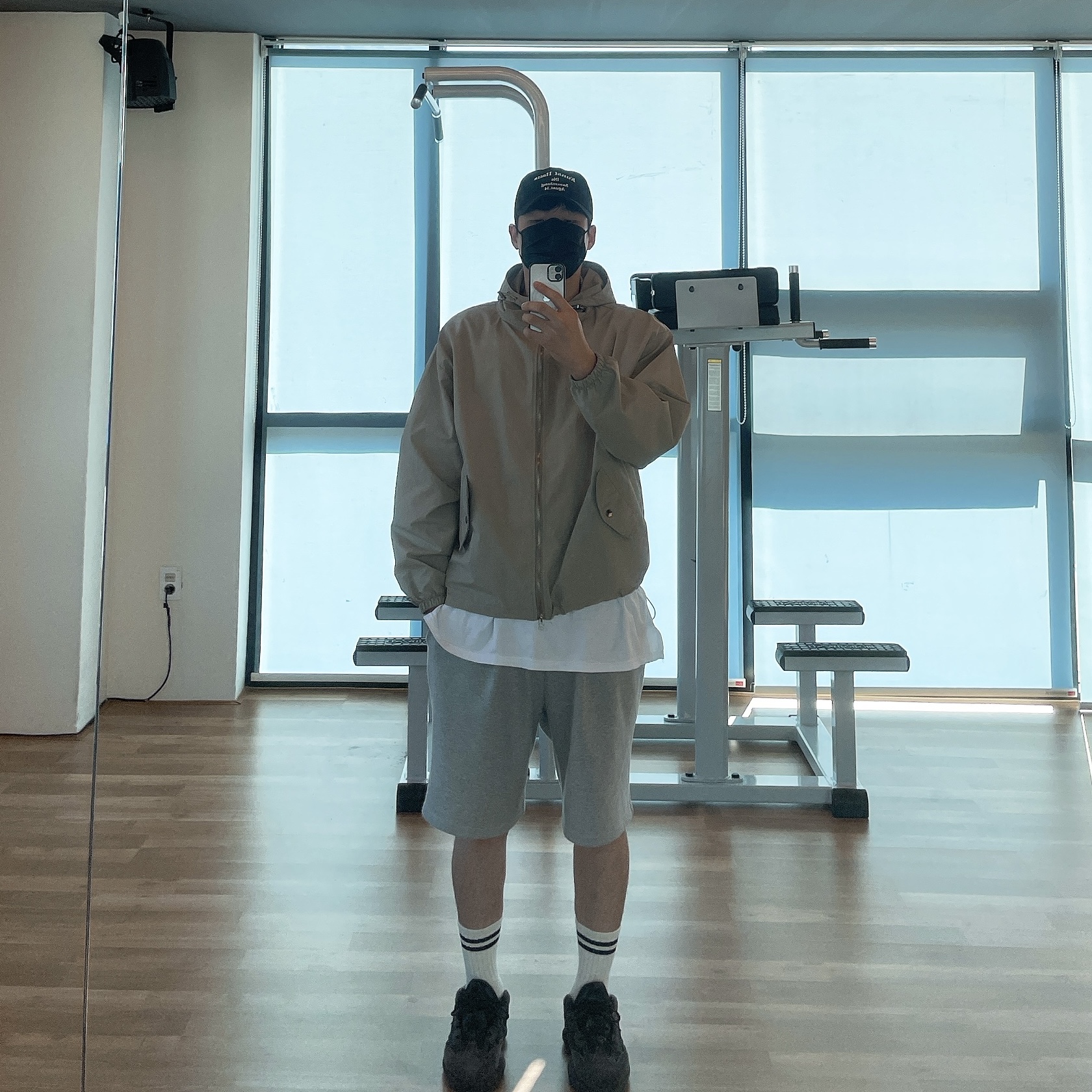 Adidas Yeezy 500 Utility Black 2018/2020 착용 스타일