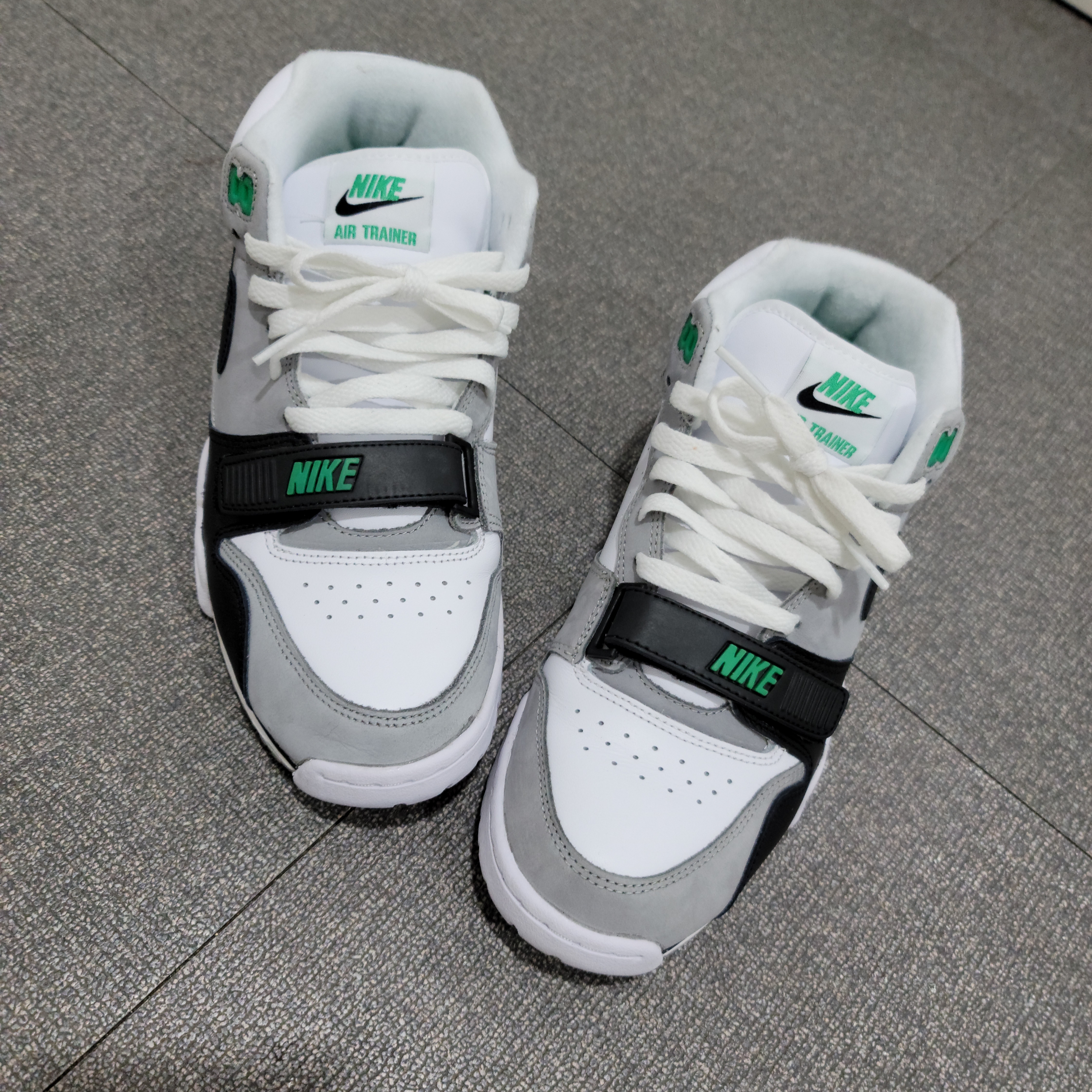 Nike Air Trainer 1 Chlorophyll 착용 스타일