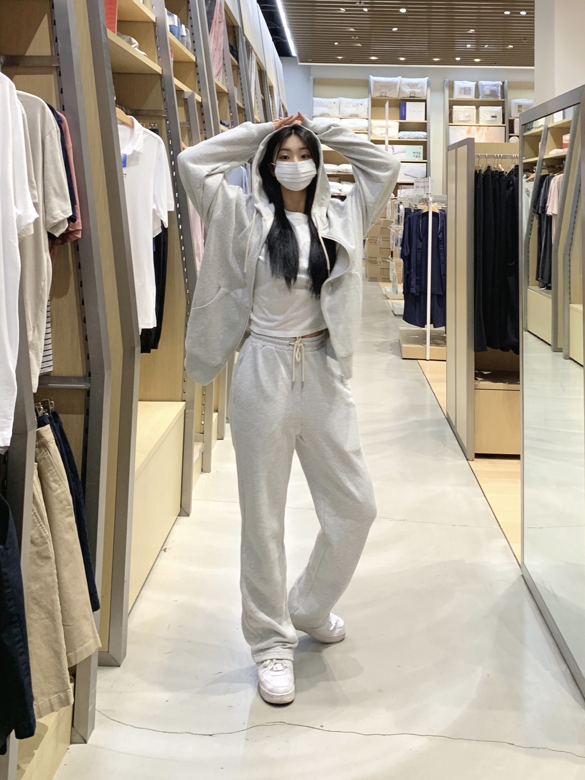 Nike Air Force 1 '07 Low White 착용 스타일 - 1