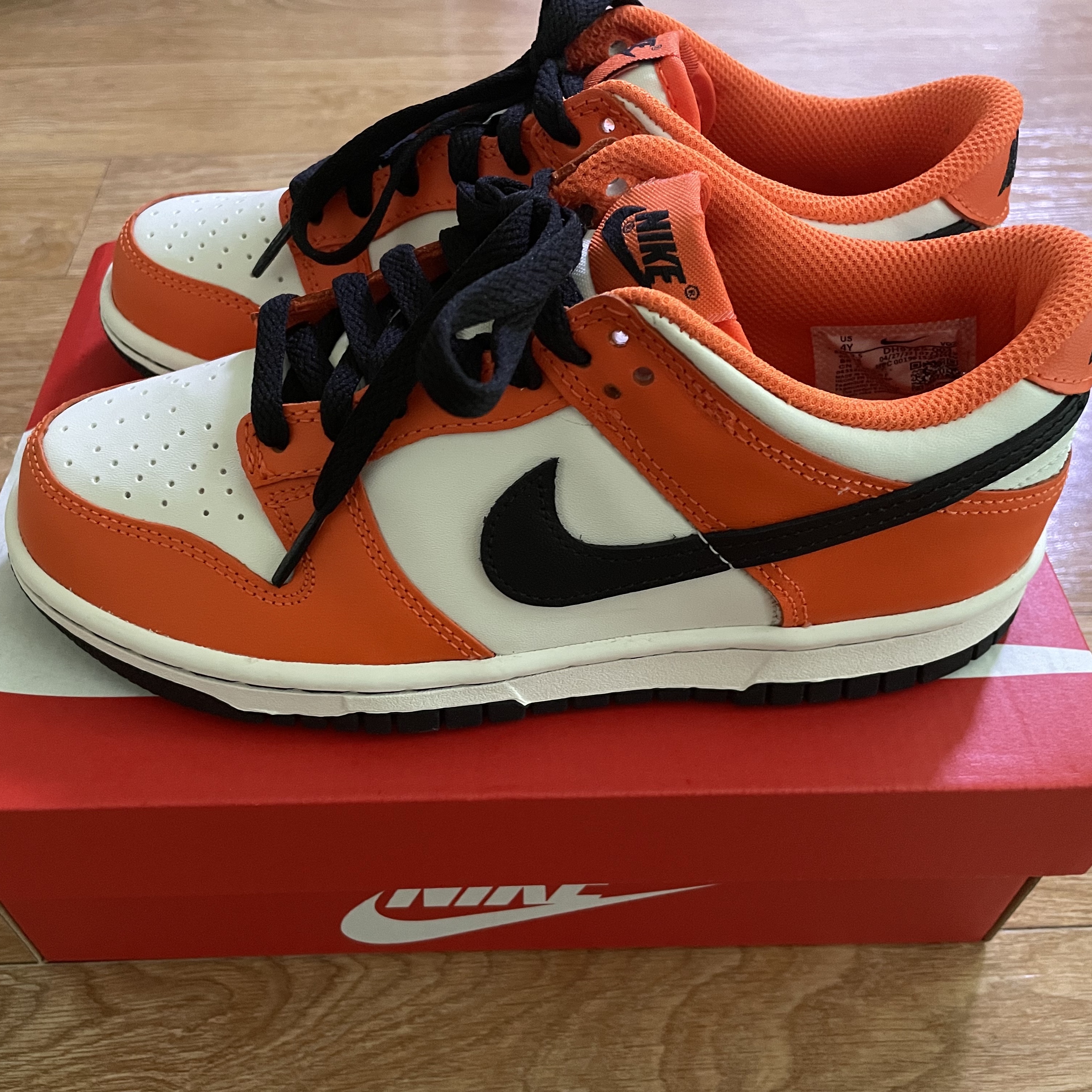 (GS) Nike Dunk Low Safety Orange 착용 스타일 - 5