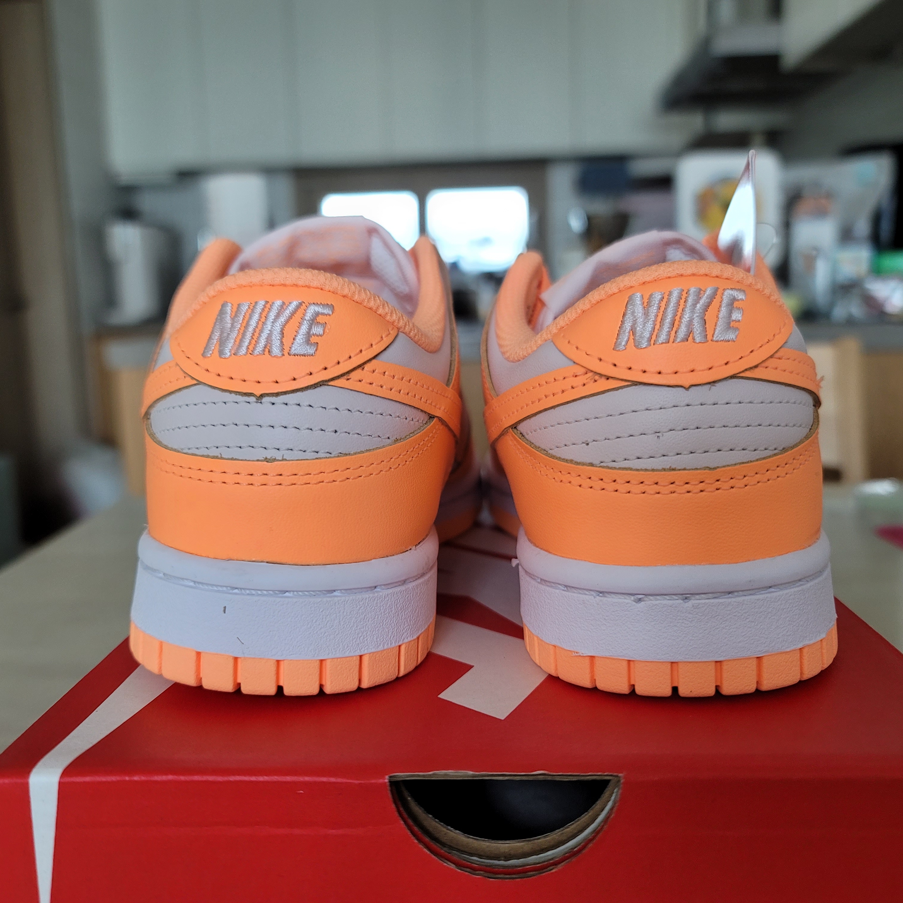 (W) Nike Dunk Low Peach Cream 착용 스타일 - 3