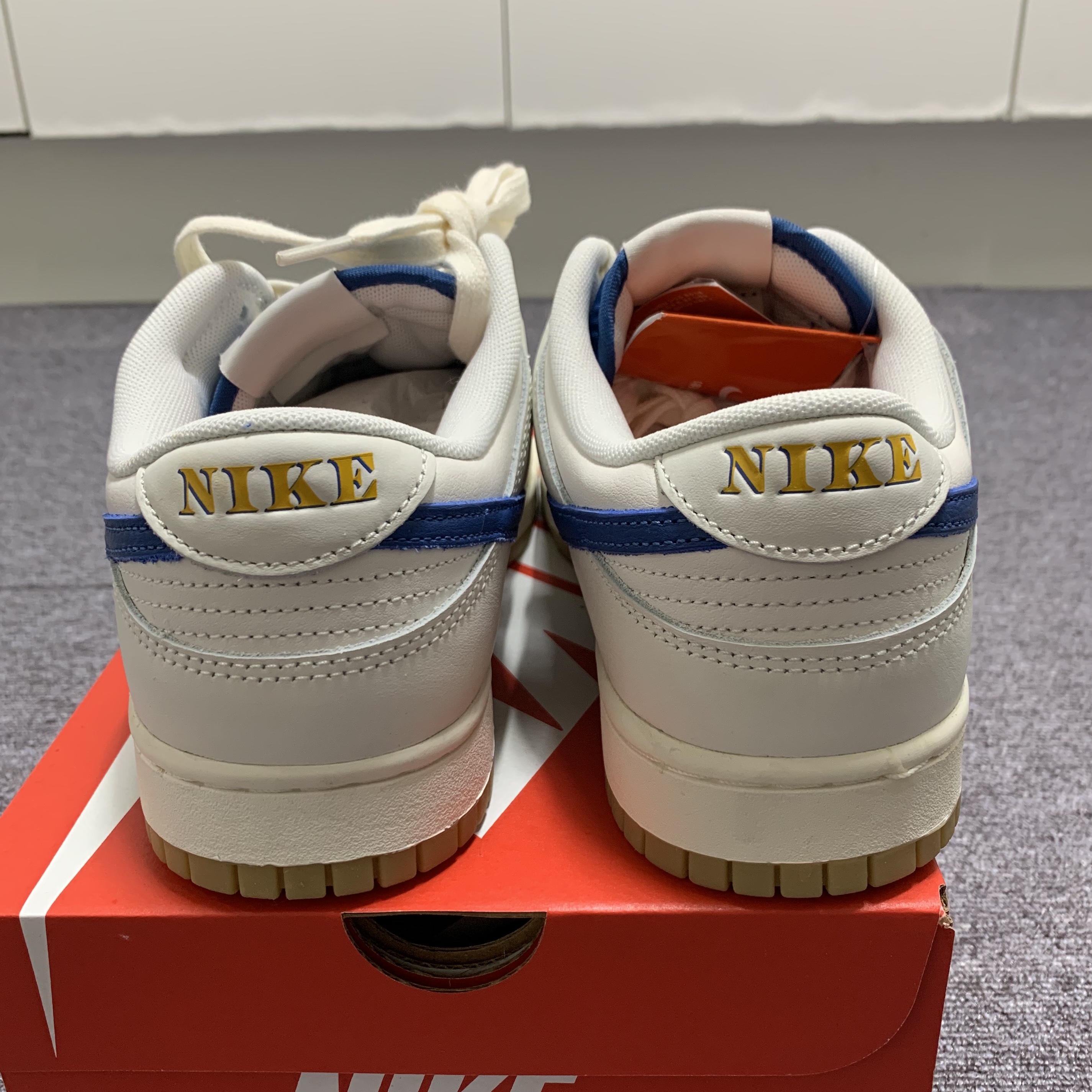 Nike Dunk Low SE Sail Dark Marina Blue 착용 스타일 - 4