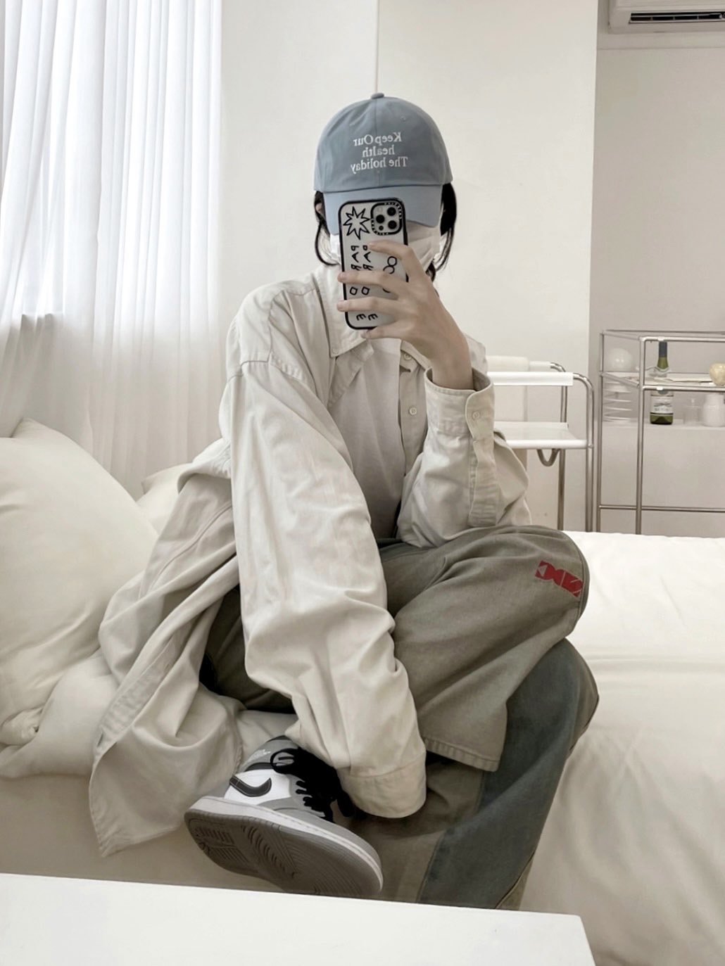 Jordan 1 Mid Light Smoke Grey Anthracite 착용 스타일 - 2