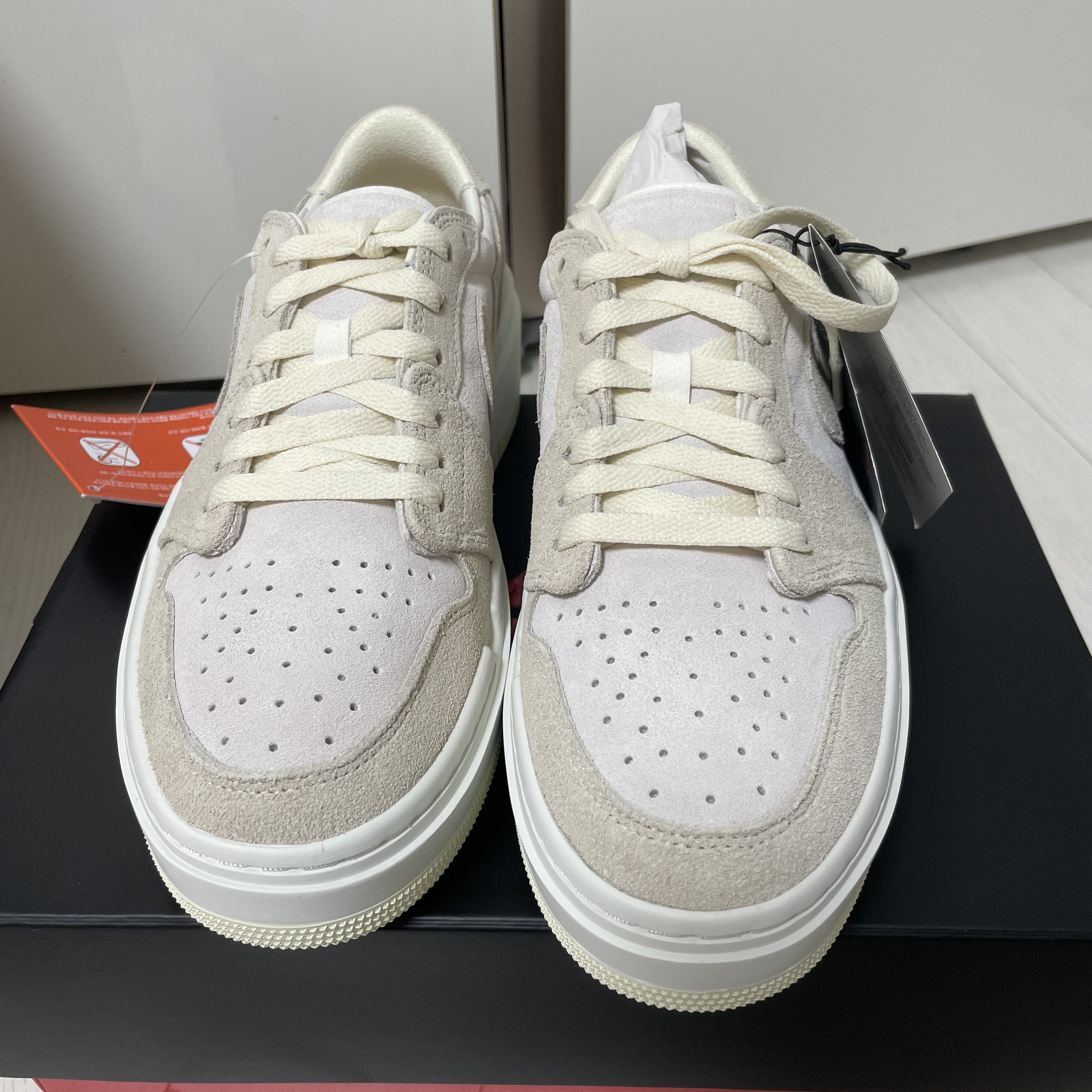 (W) Jordan 1 Elevate Low Coconut Milk 착용 스타일 - 1