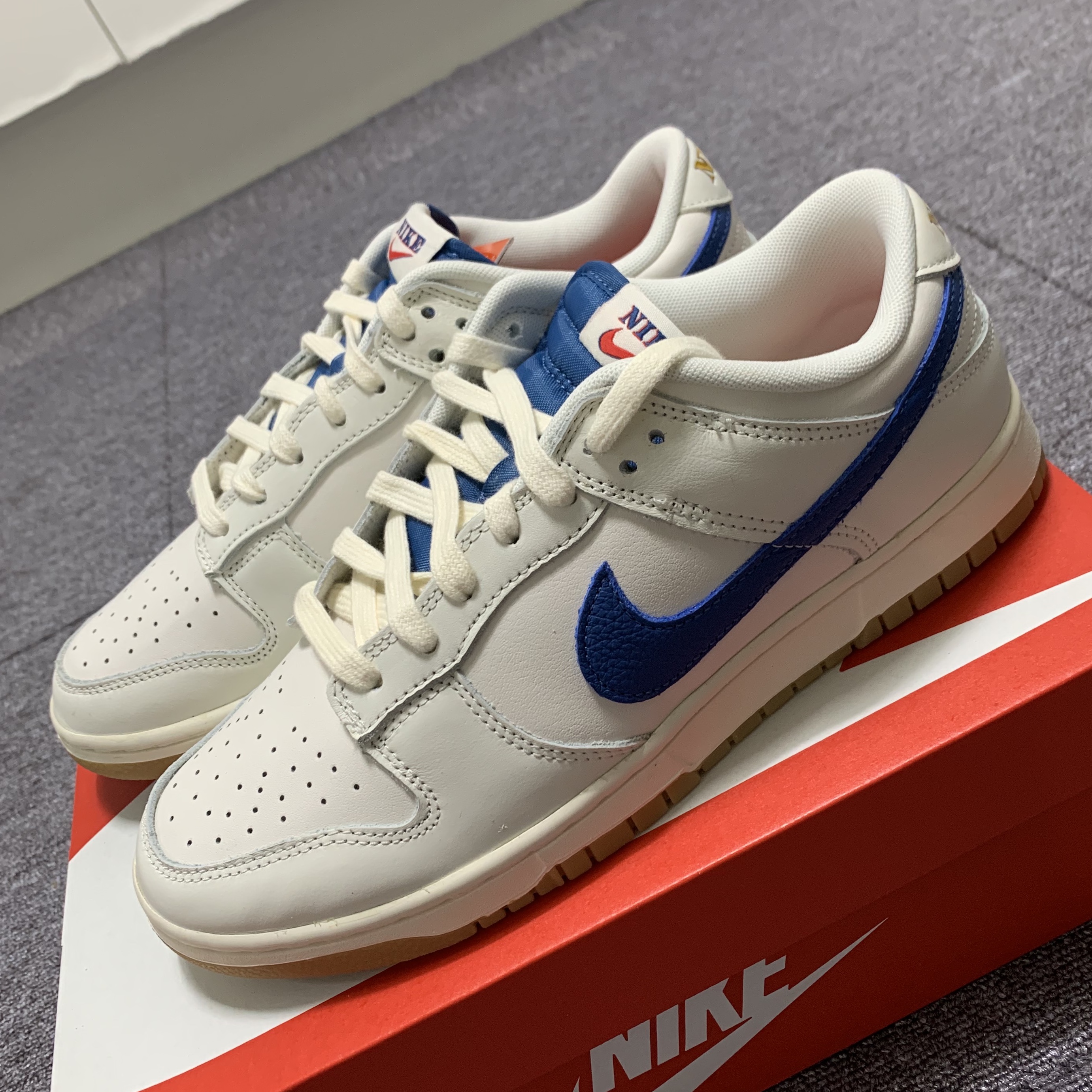 Nike Dunk Low SE Sail Dark Marina Blue 착용 스타일 - 1