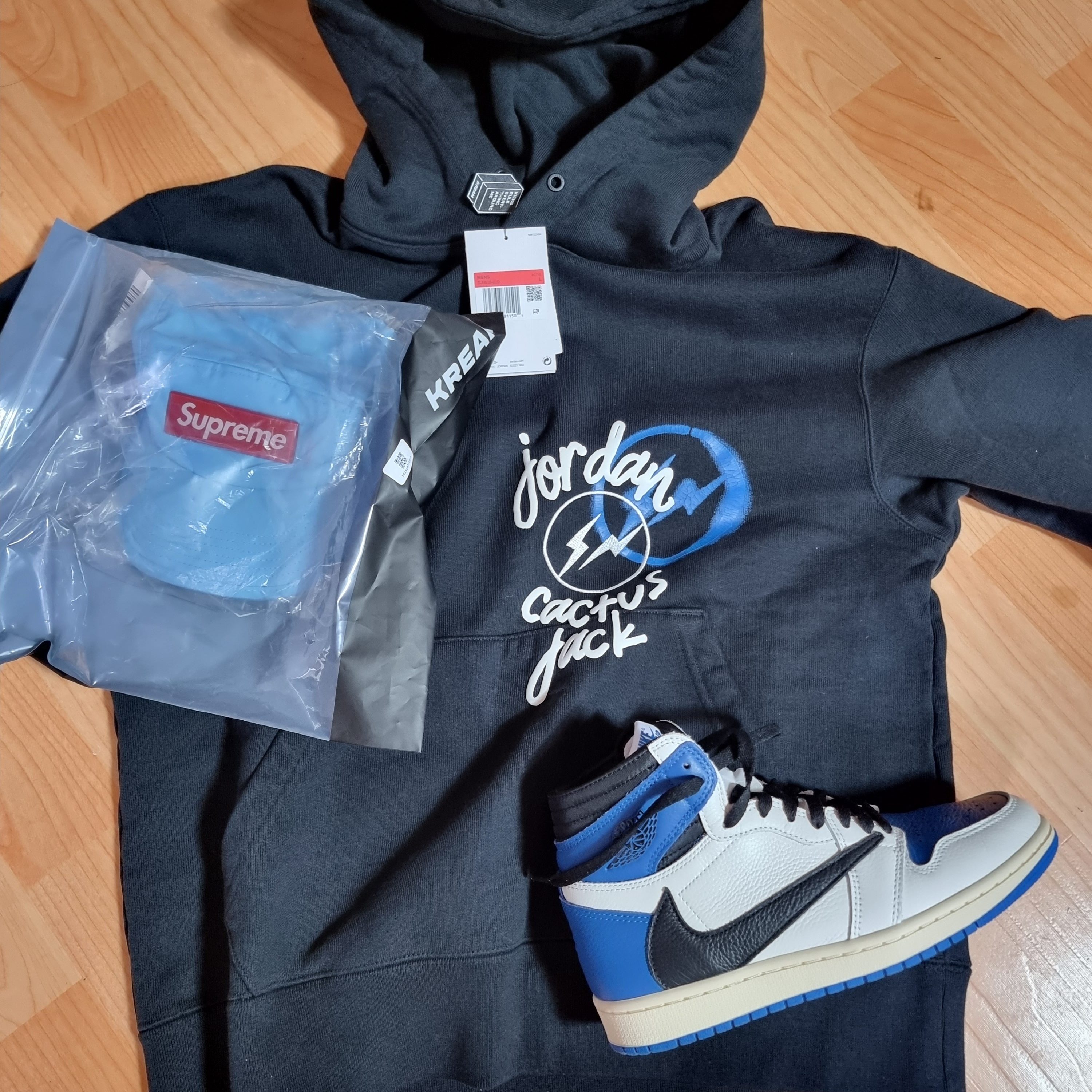 Supreme Inset Gel Camp Cap Cyan - 22SS, Jordan 1 x Travis Scott x Fragment Retro High OG SP Military Blue 착용 스타일 - 1