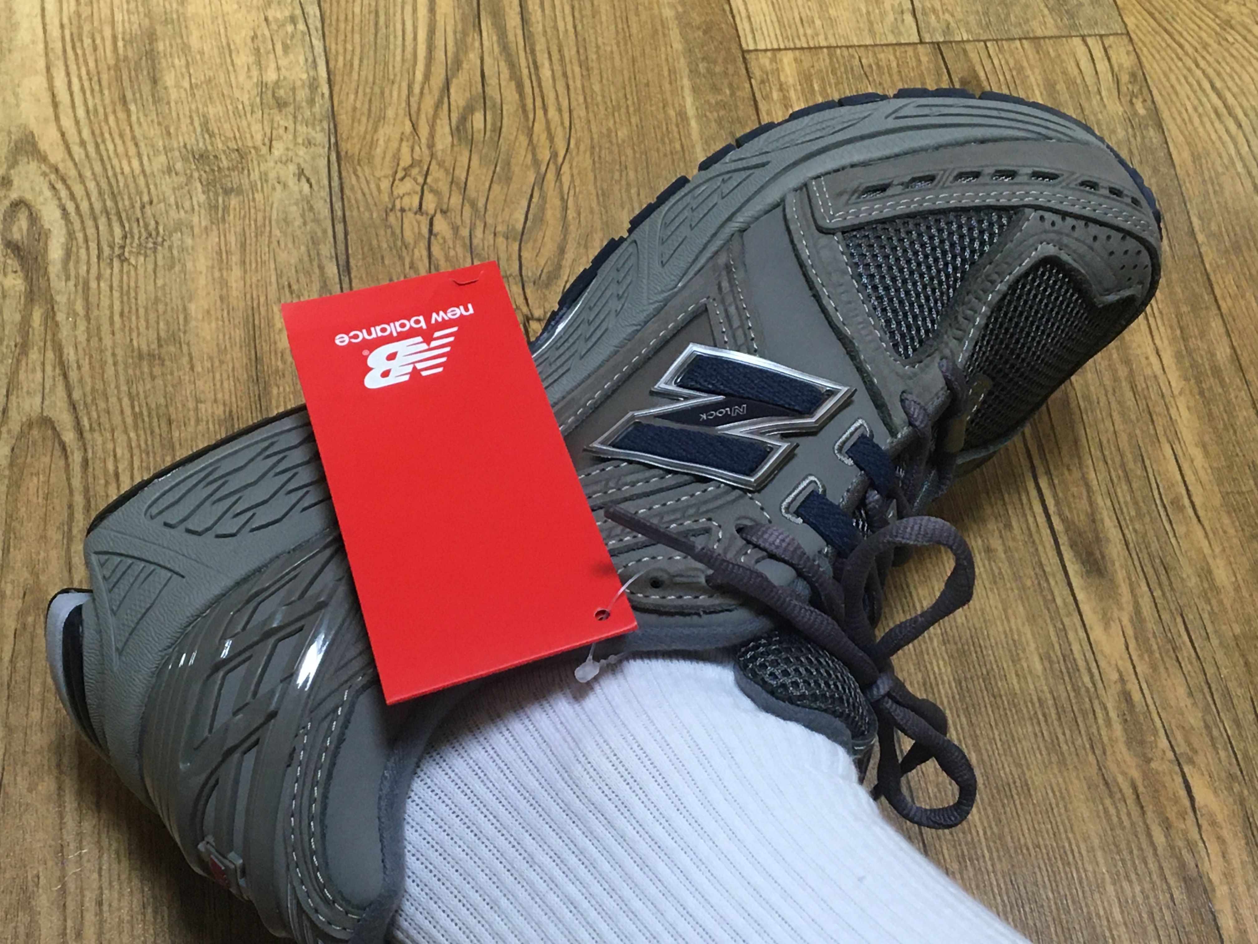 New Balance 1906R Charcoal Grey 착용 스타일 - 2