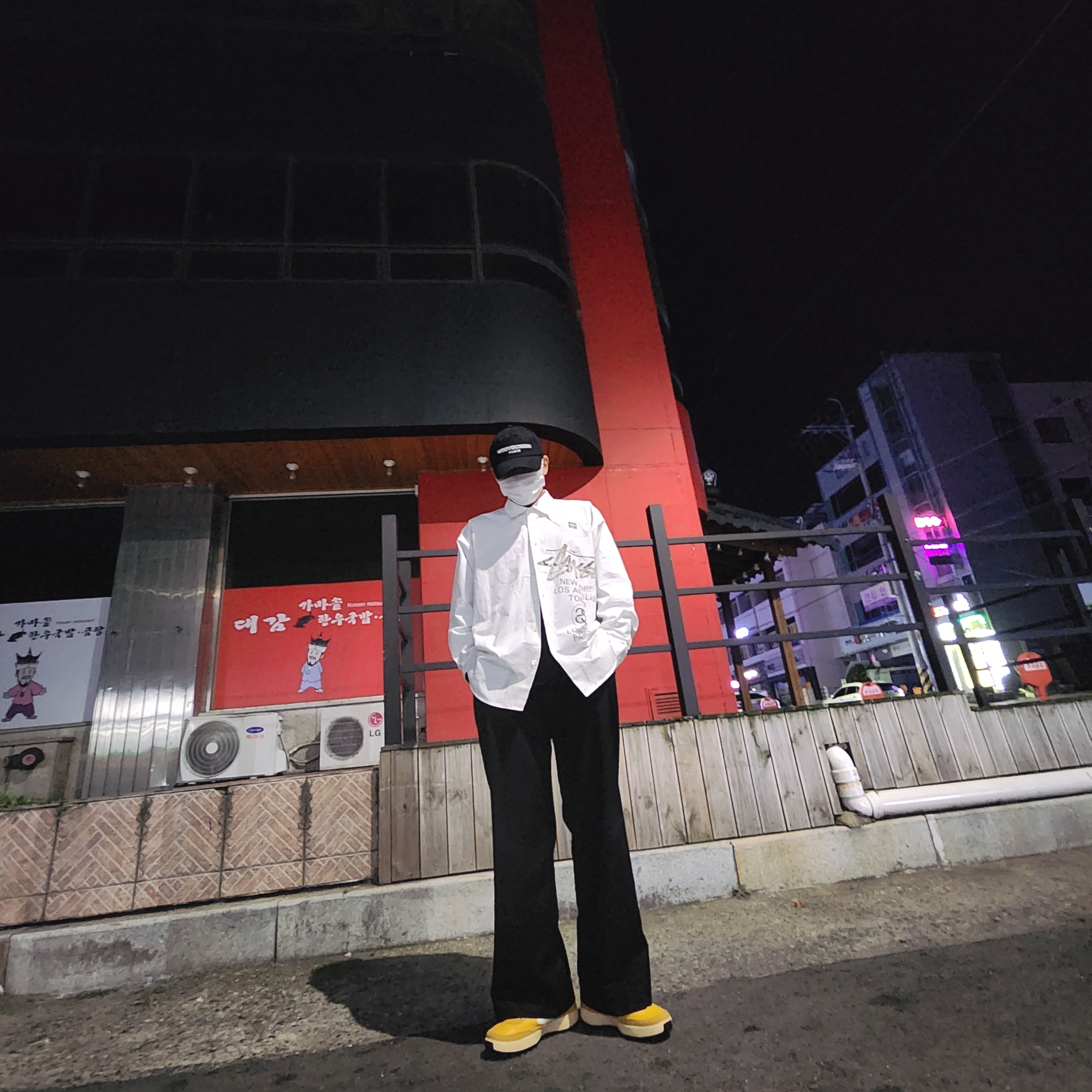 Stussy World Tour Shirt White, Nike x Tom Sachs General Purpose Shoe Archive 착용 스타일 - 2