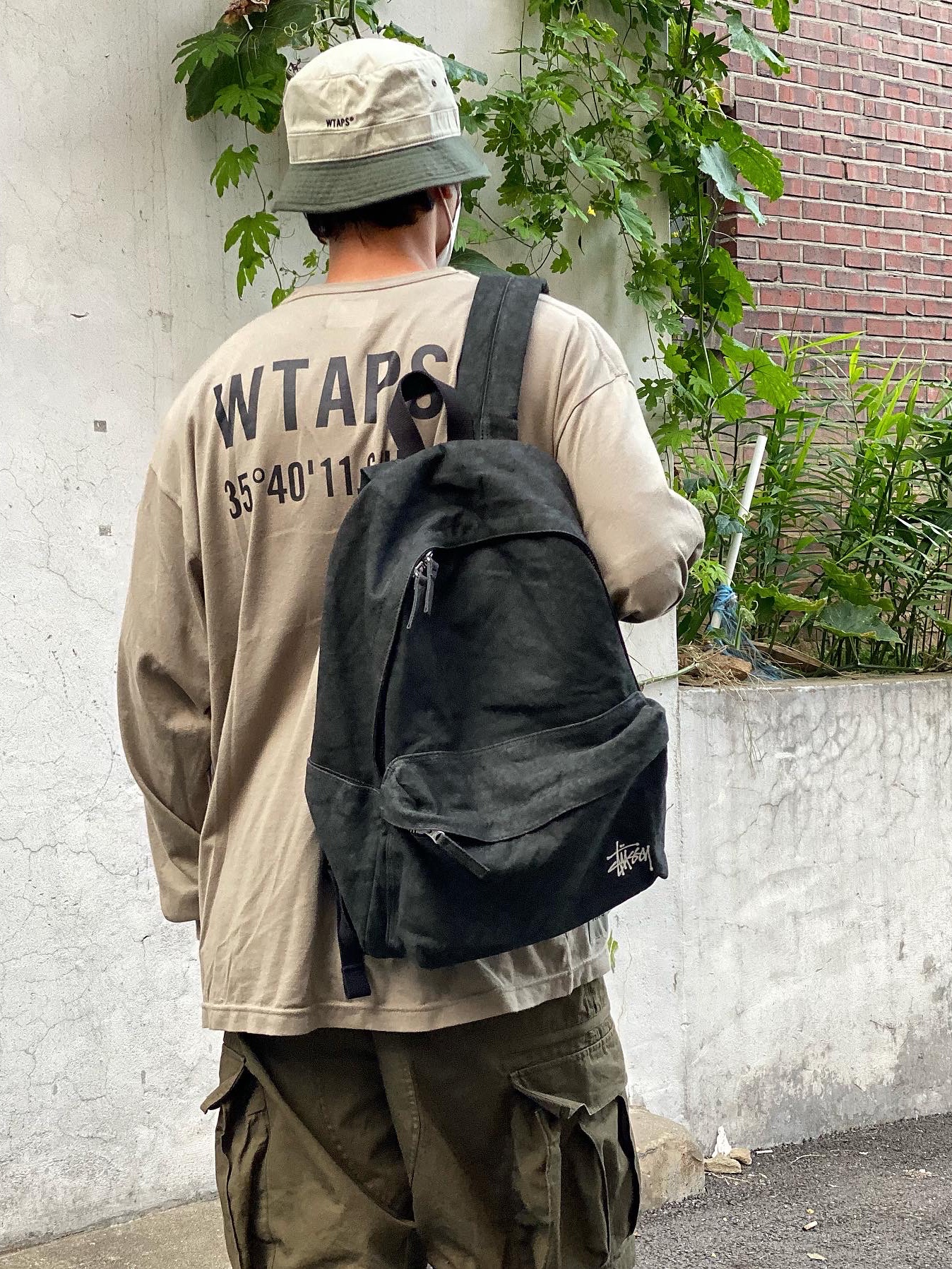 Stussy Canvas Backpack Washed Black, New Balance x Aime Leon Dore 991 Made in UK Grey 착용 스타일 - 4