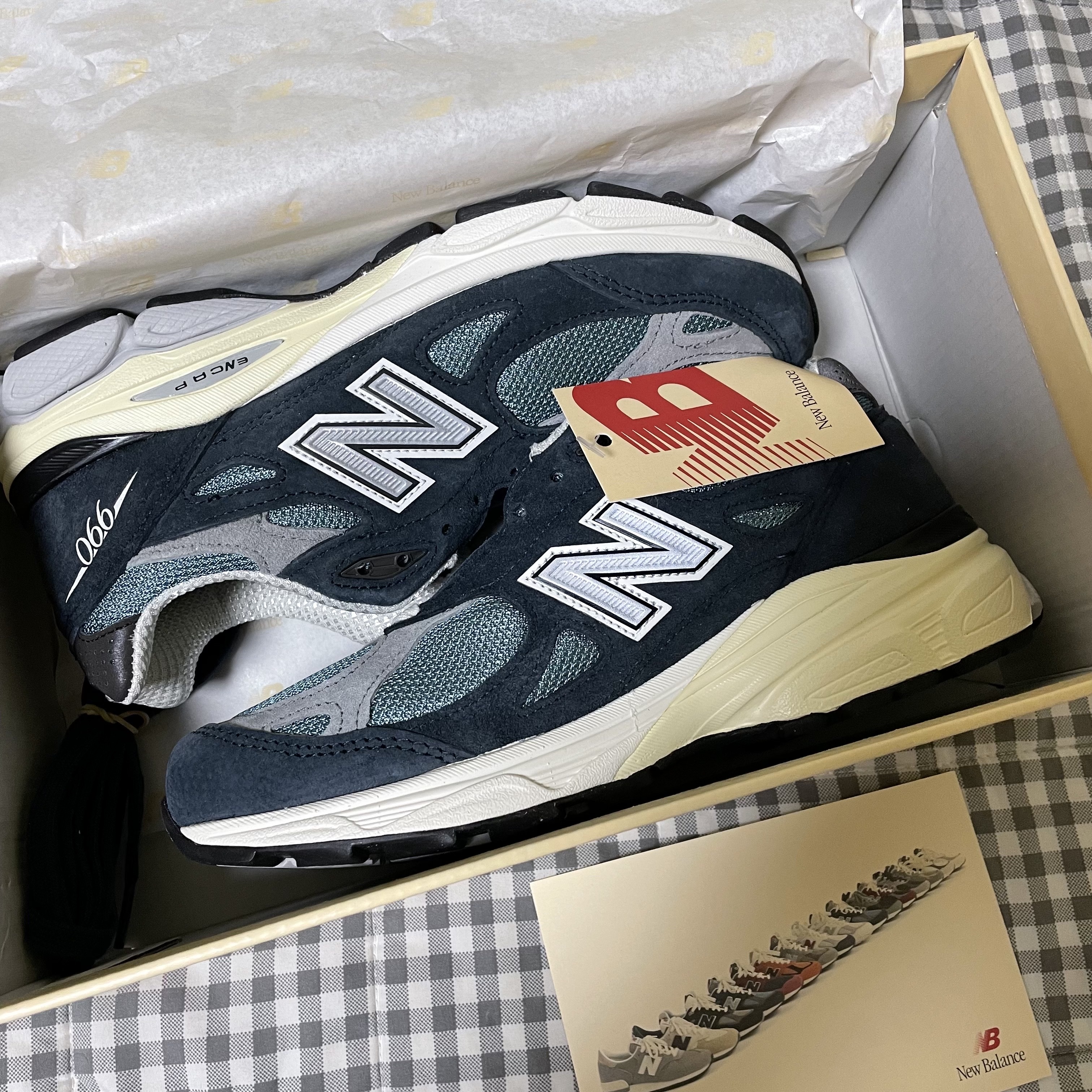 New Balance 990v3 Made in USA Navy Spring Tide 착용 스타일 - 3