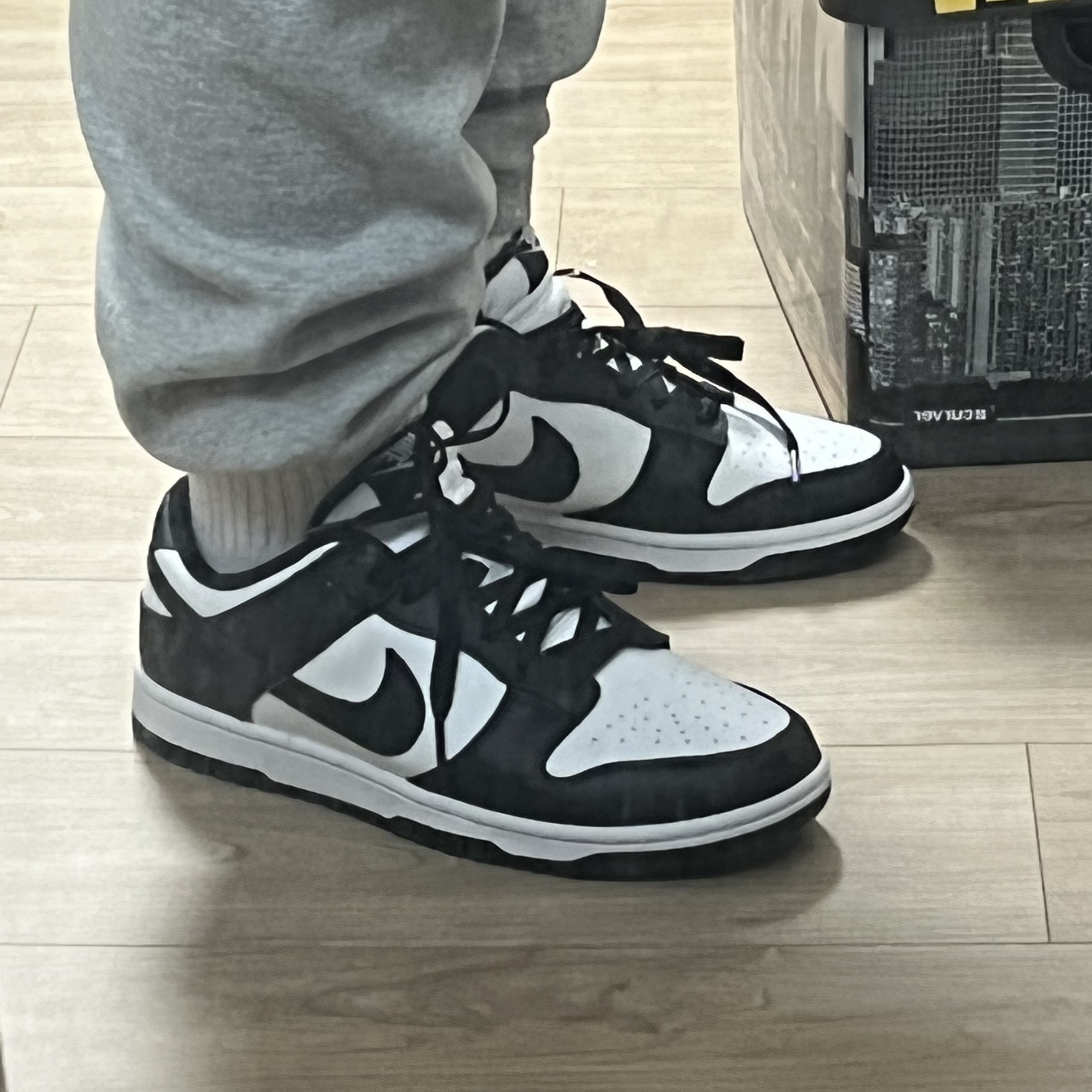 Nike Dunk Low Retro Black 착용 스타일 - 2