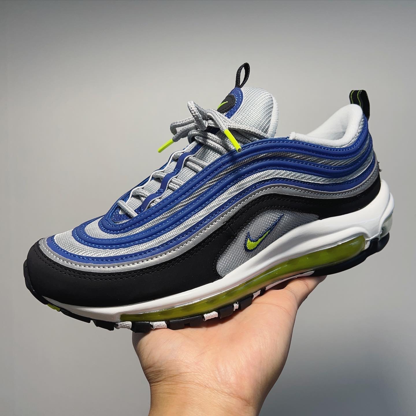 (W) Nike Air Max 97 OG Atlantic Blue and Voltage Yellow, Nike Air Max 97 OG Atlantic Blue and Voltage Yellow 착용 스타일 - 3