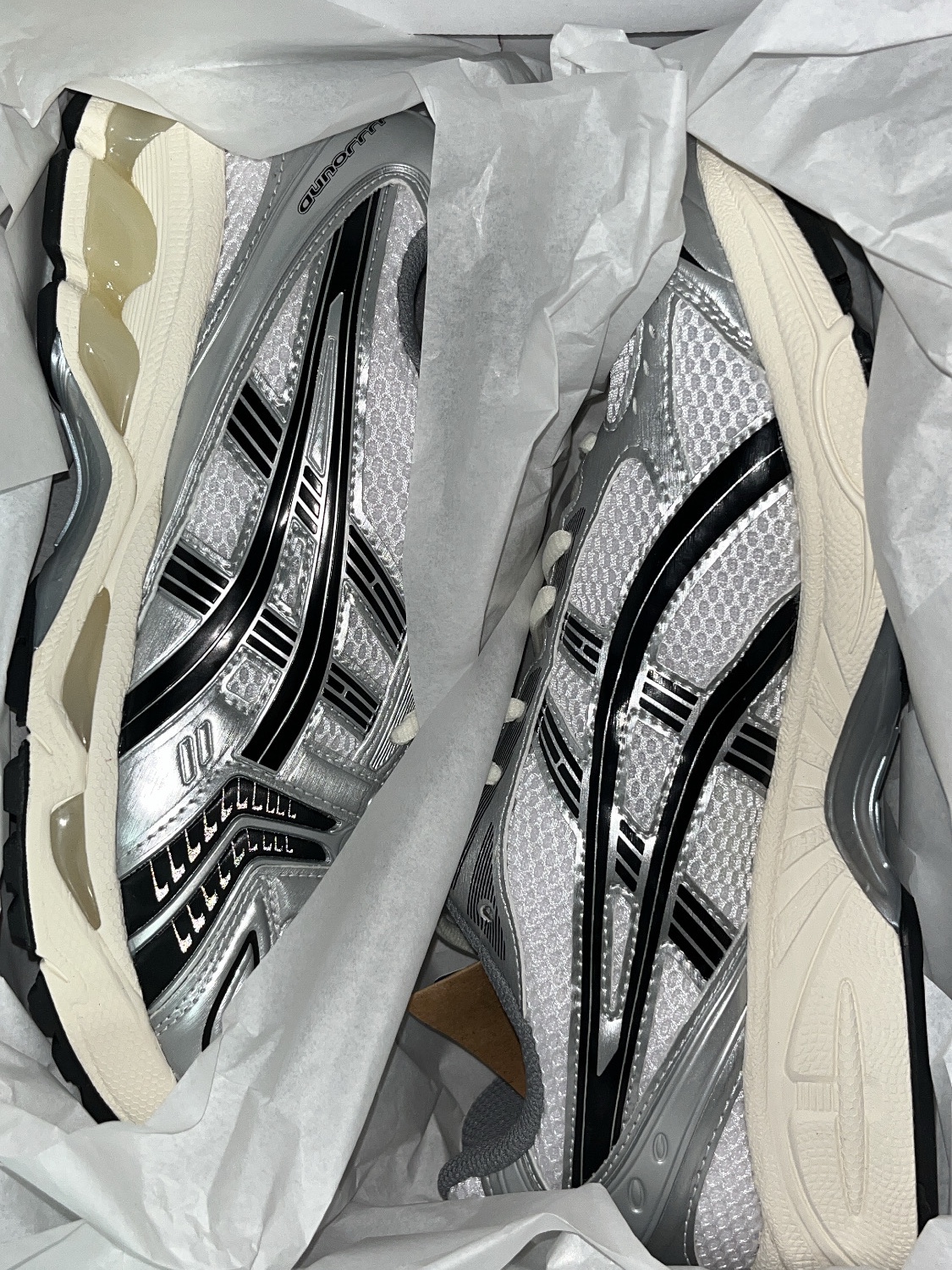 Asics x JJJJound Gel-Kayano 14 Silver Black 착용 스타일