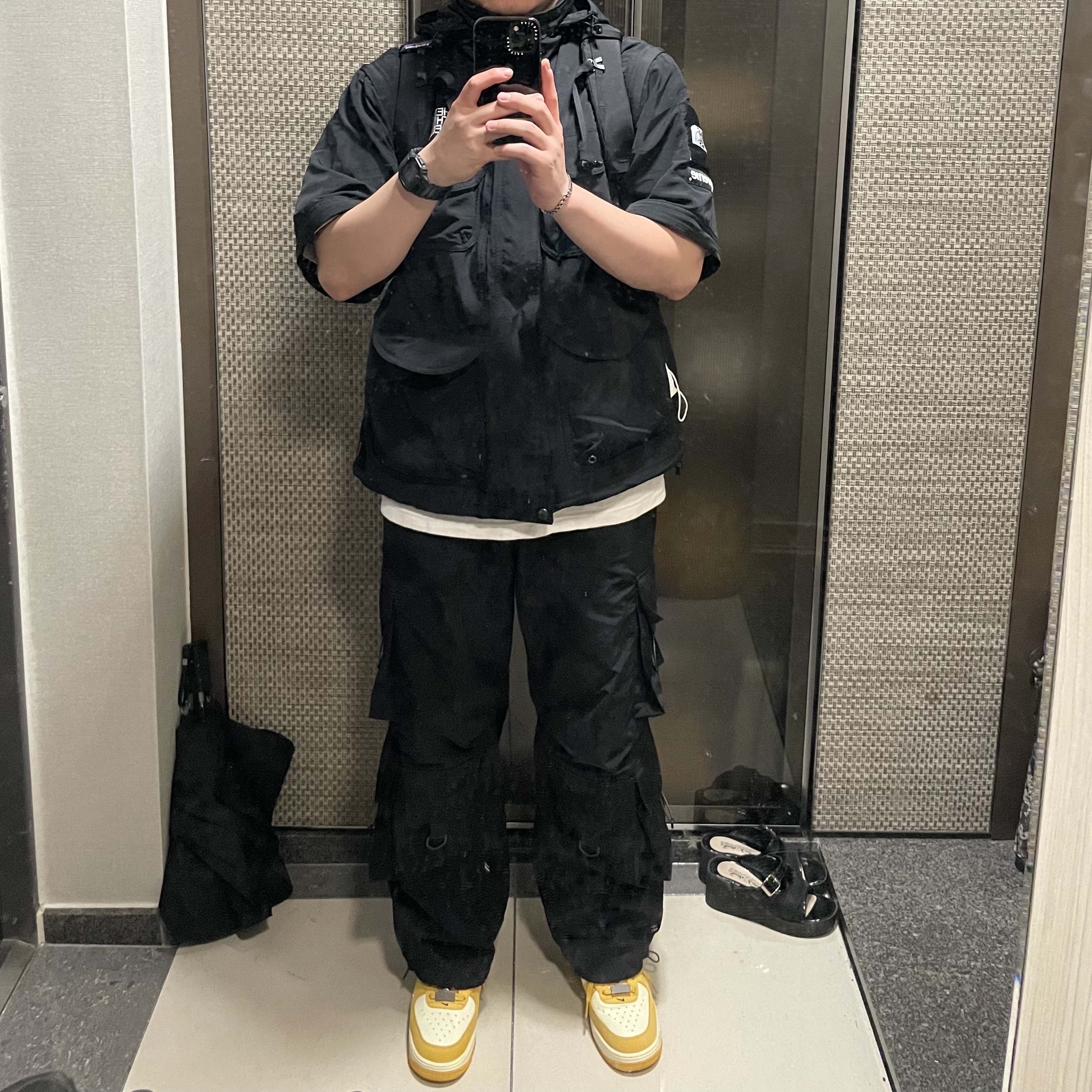 Supreme x The North Face Trekking Convertible Jacket Black - 22SS, Nike Air Force 1 Mid Paris 착용 스타일