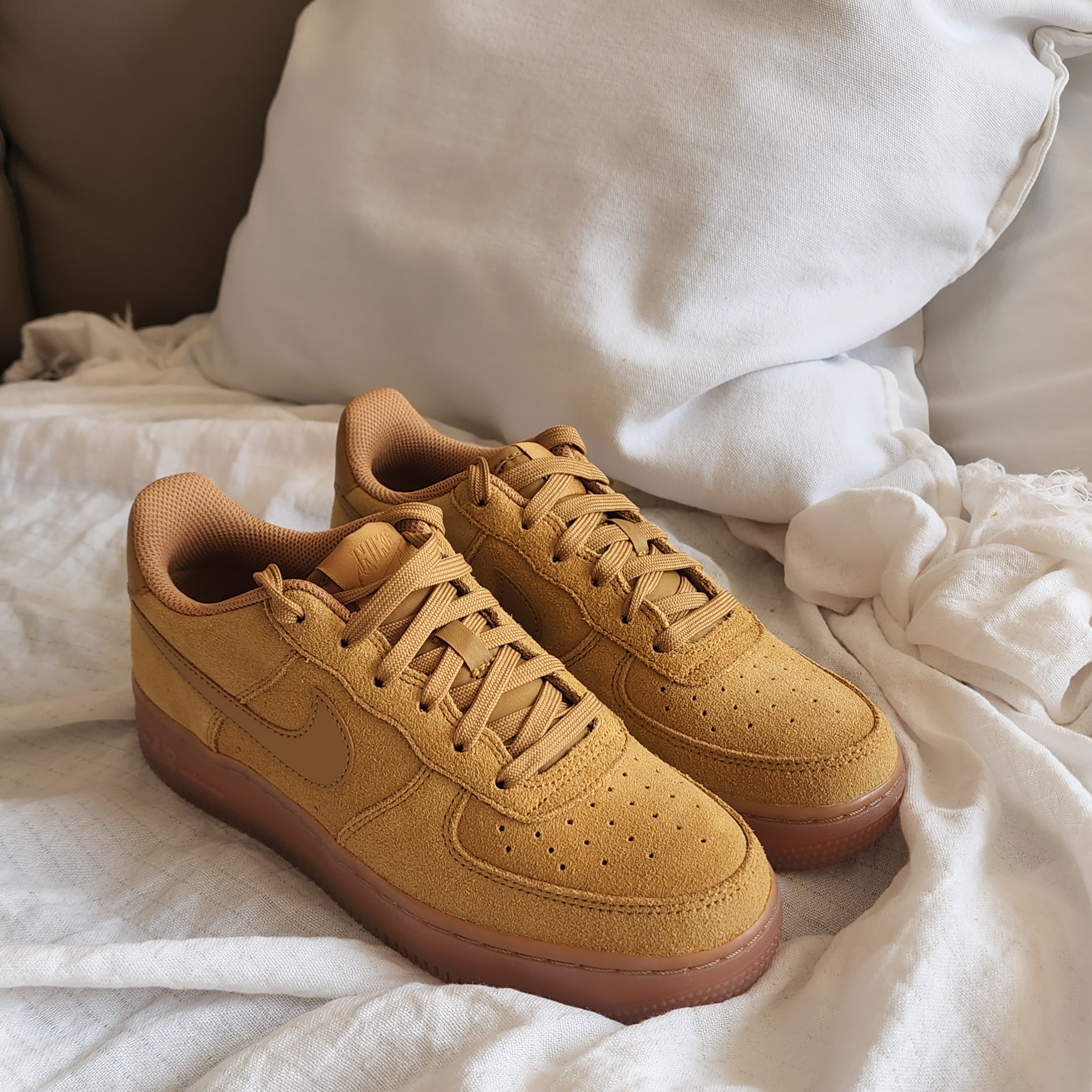 Nike Air Force 1 '07 WB Flax, Nike x Supreme Air Force 1 Low Flax 착용 스타일
