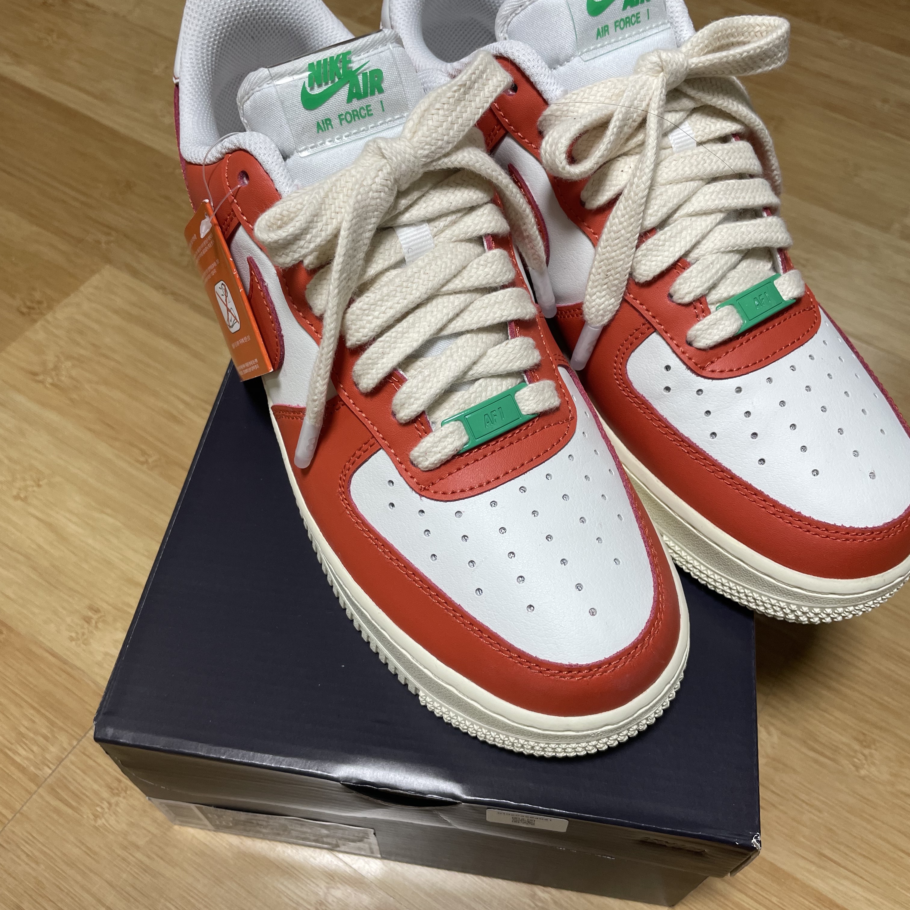 Nike Air Force 1 '07 LV8 Pojangmacha 착용 스타일