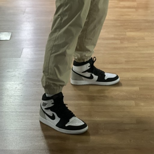 Jordan 1 Retro High OG Bleached Coral 착용 스타일