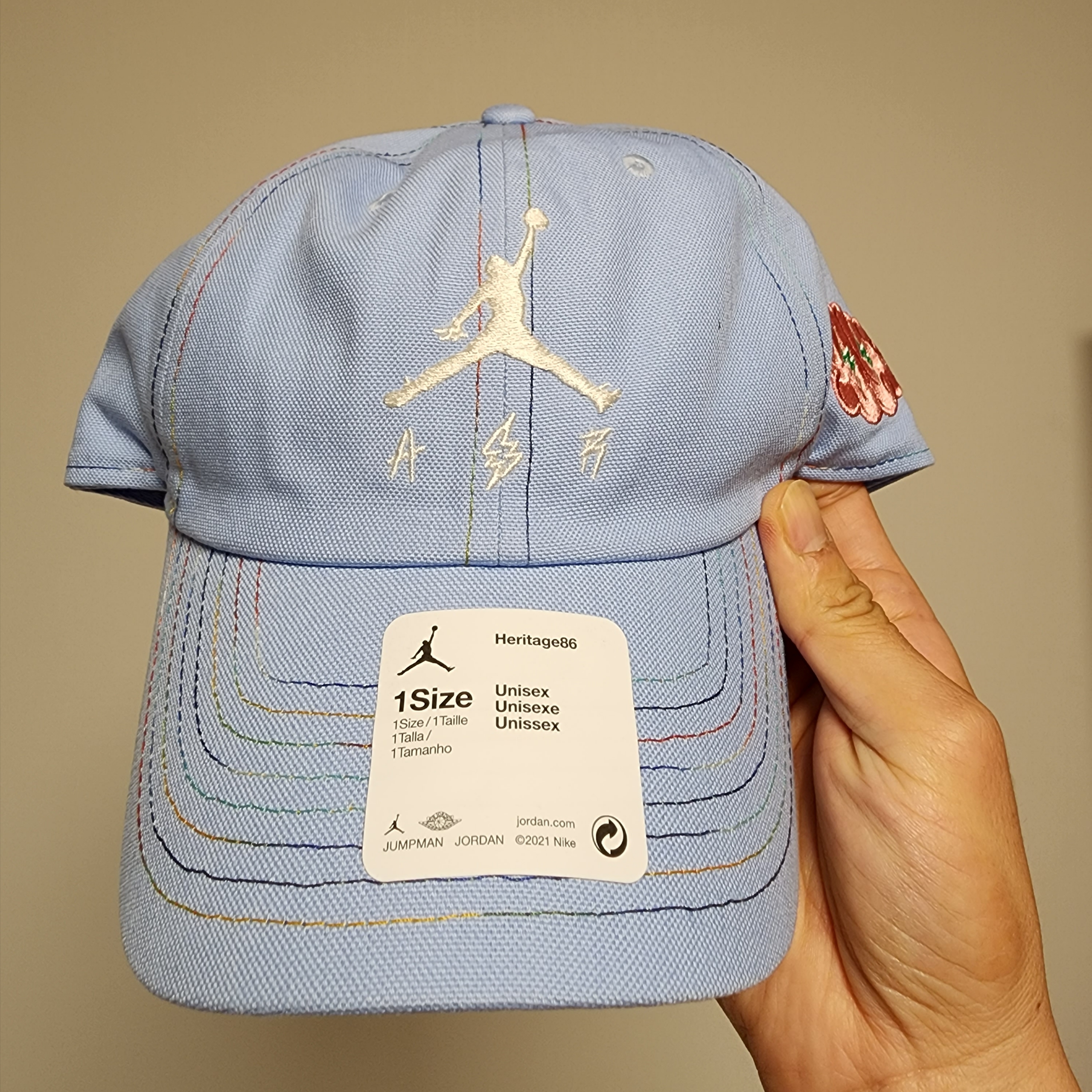 Jordan x J Balvin Jumpman Heritage 86 Adjustable Hat 착용 스타일 - 1