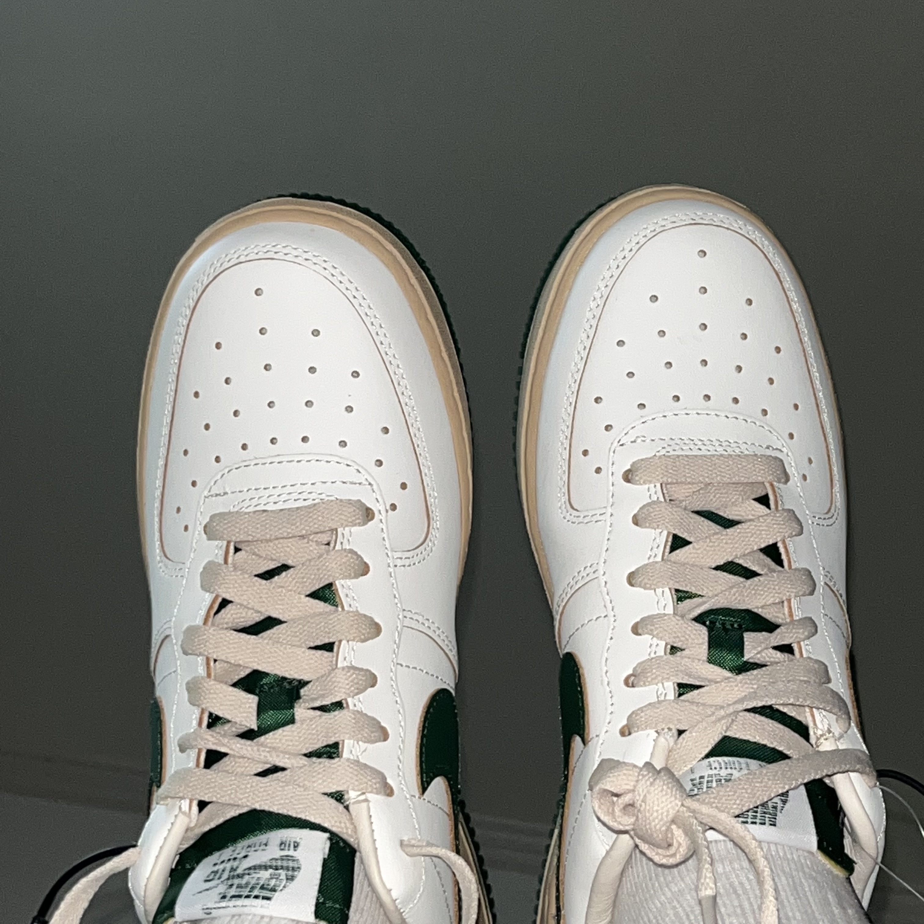 (W) Nike Air Force 1 Low Gorge Green 착용 스타일 - 2