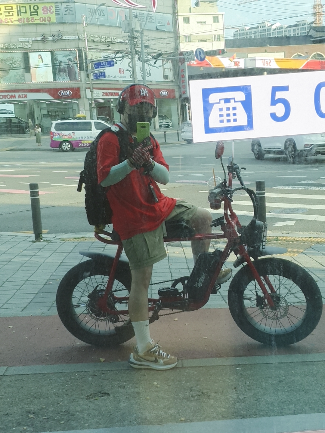 Nike ACG Smith Summit Pants Khaki - Asia, Supreme x The North Face S Logo Expedition Backpack Black - 20FW 착용 스타일