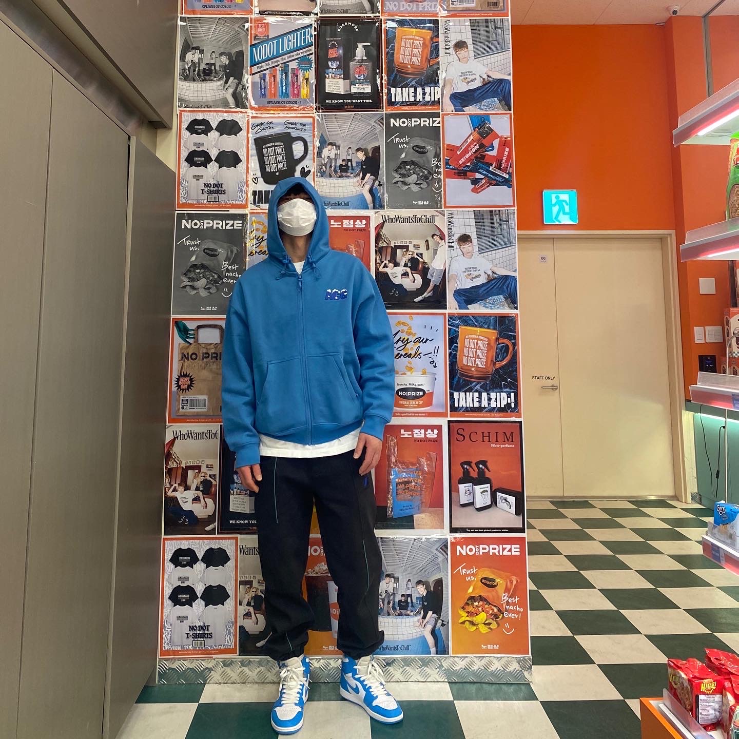Nike ACG Therma-Fit Full Zip Graphic Hoodie Dutch Blue, Zara x Ader Error Jogger Pants Dark Anthracite Grey 착용 스타일 - 2