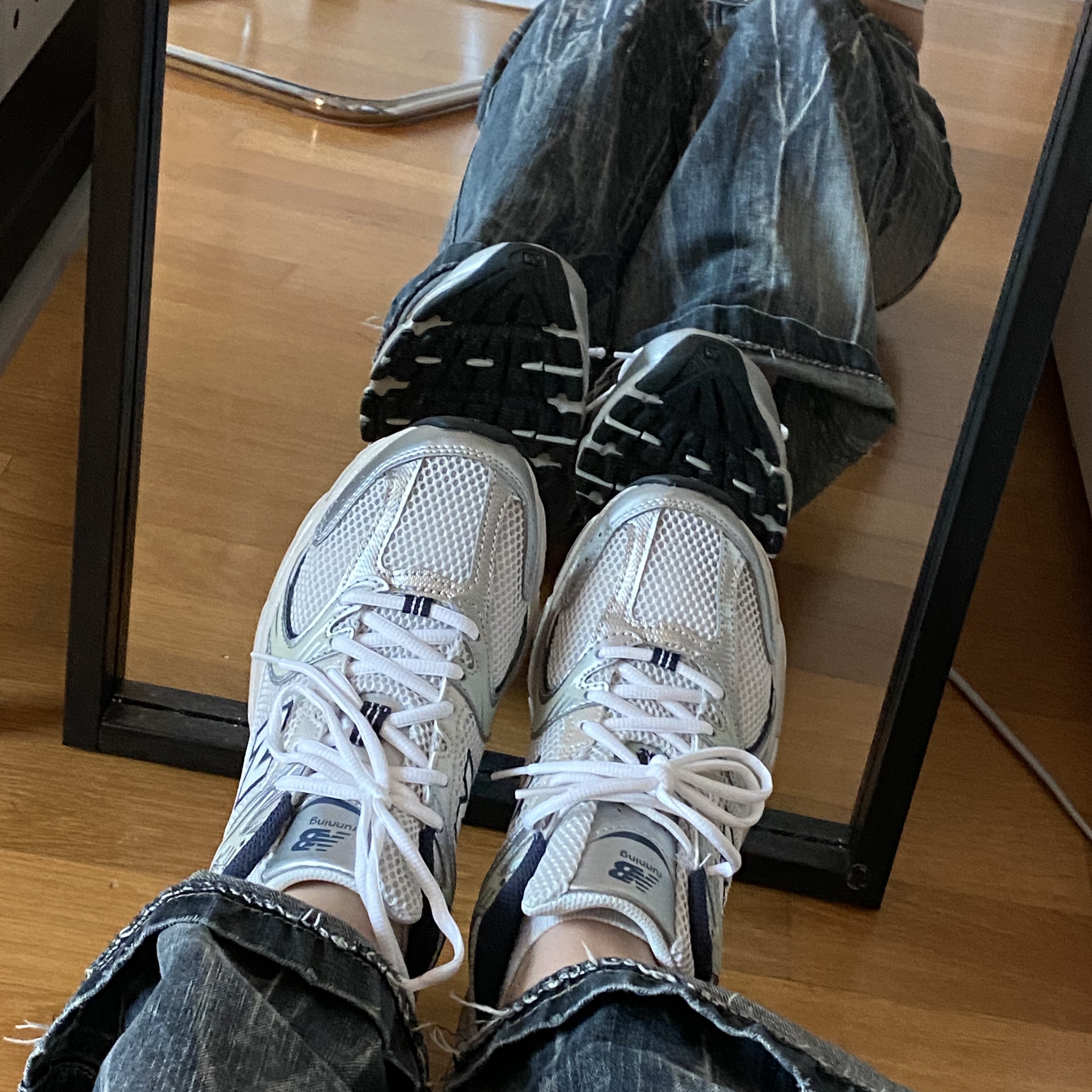 New Balance 530 Steel Grey 착용 스타일 - 2
