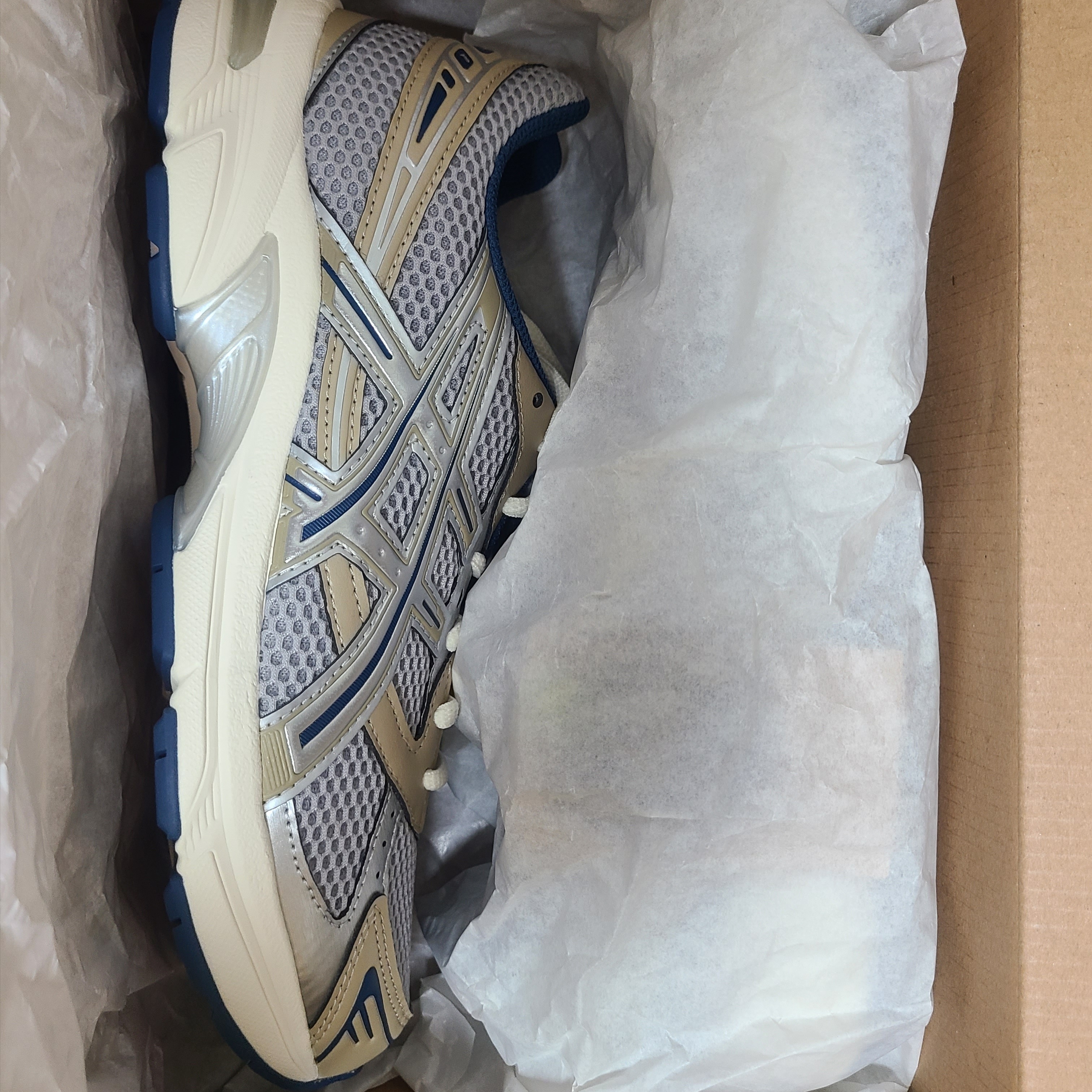 Asics Gel-1130 Oyster Grey Pure Silver 착용 스타일