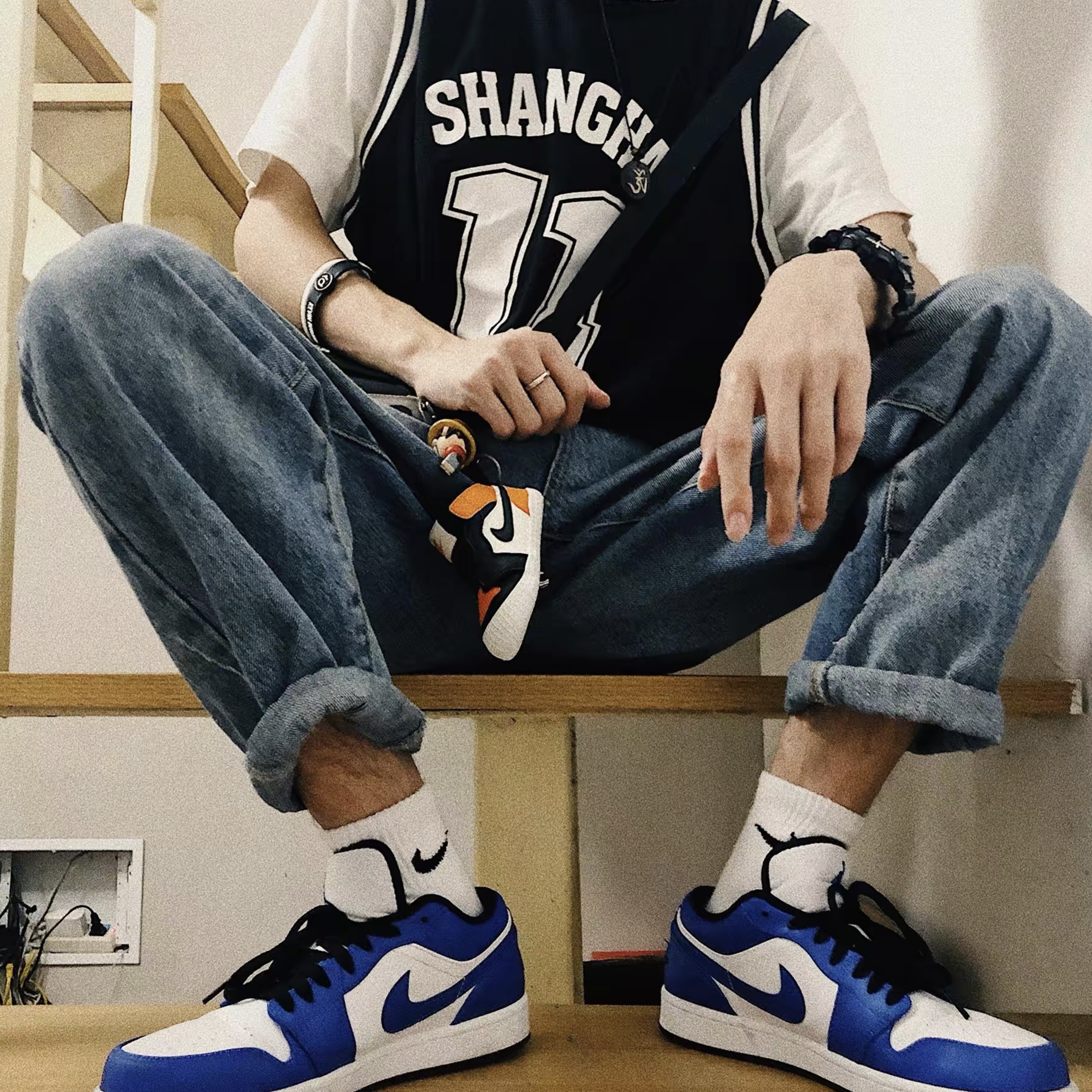 Jordan 1 Low Hyper Royal 착용 스타일