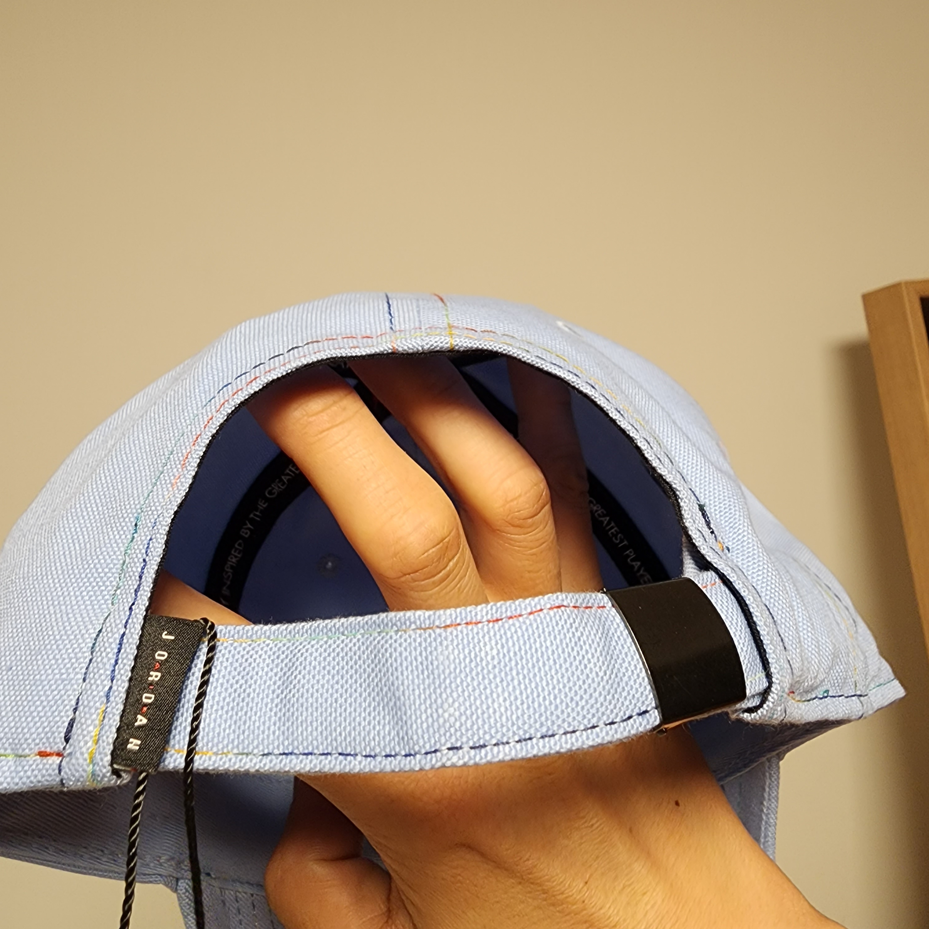 Jordan x J Balvin Jumpman Heritage 86 Adjustable Hat 착용 스타일 - 3