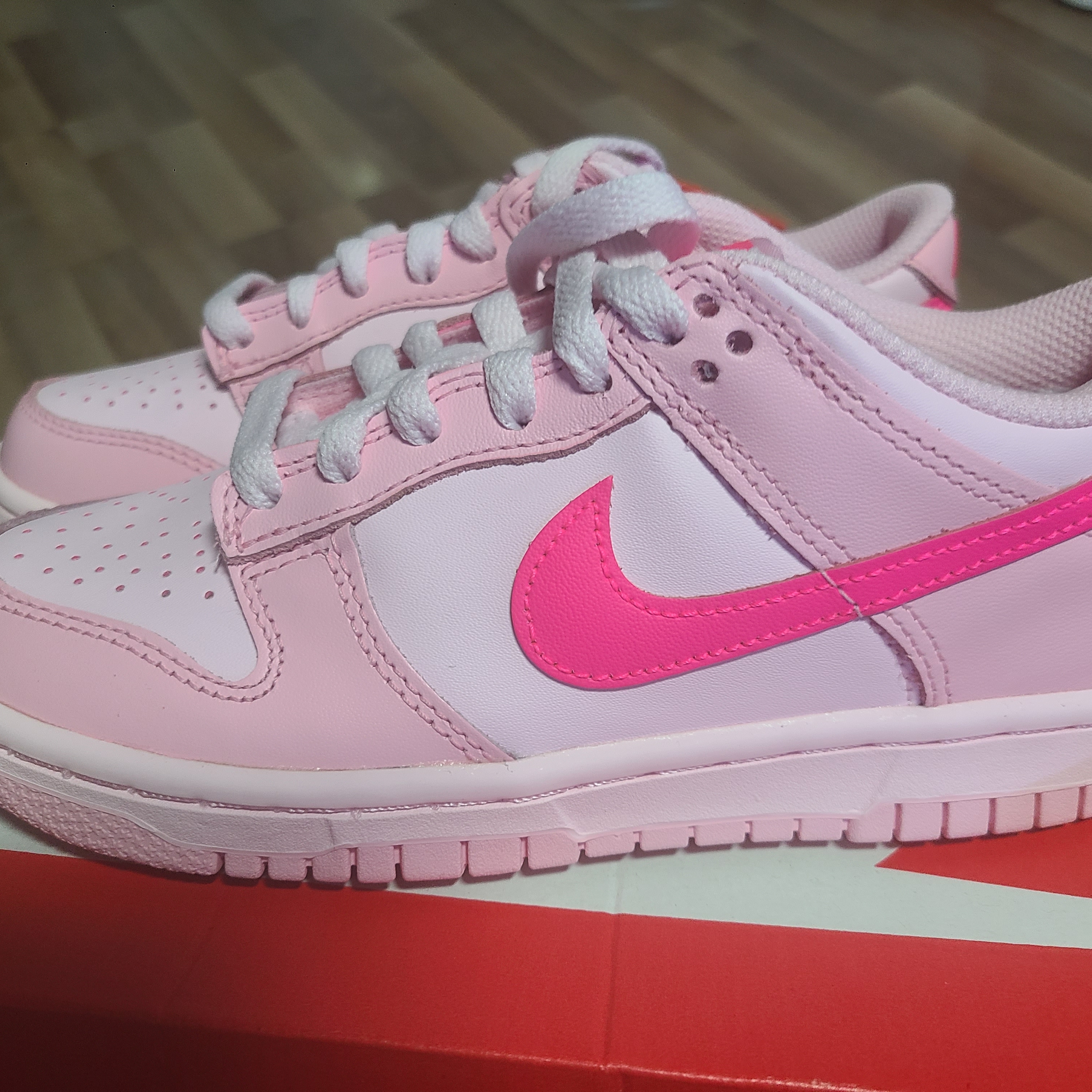 (GS) Nike Dunk Low Triple Pink 착용 스타일