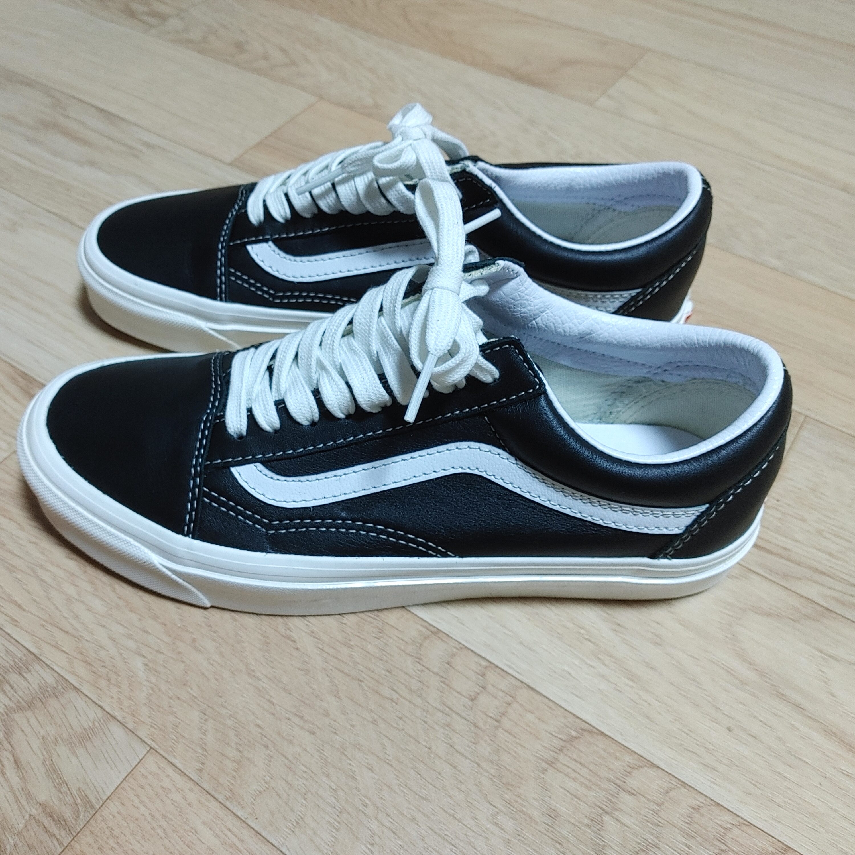 Vans Old Skool 36 DX Anaheim Factory Black Leather 착용 스타일 - 2