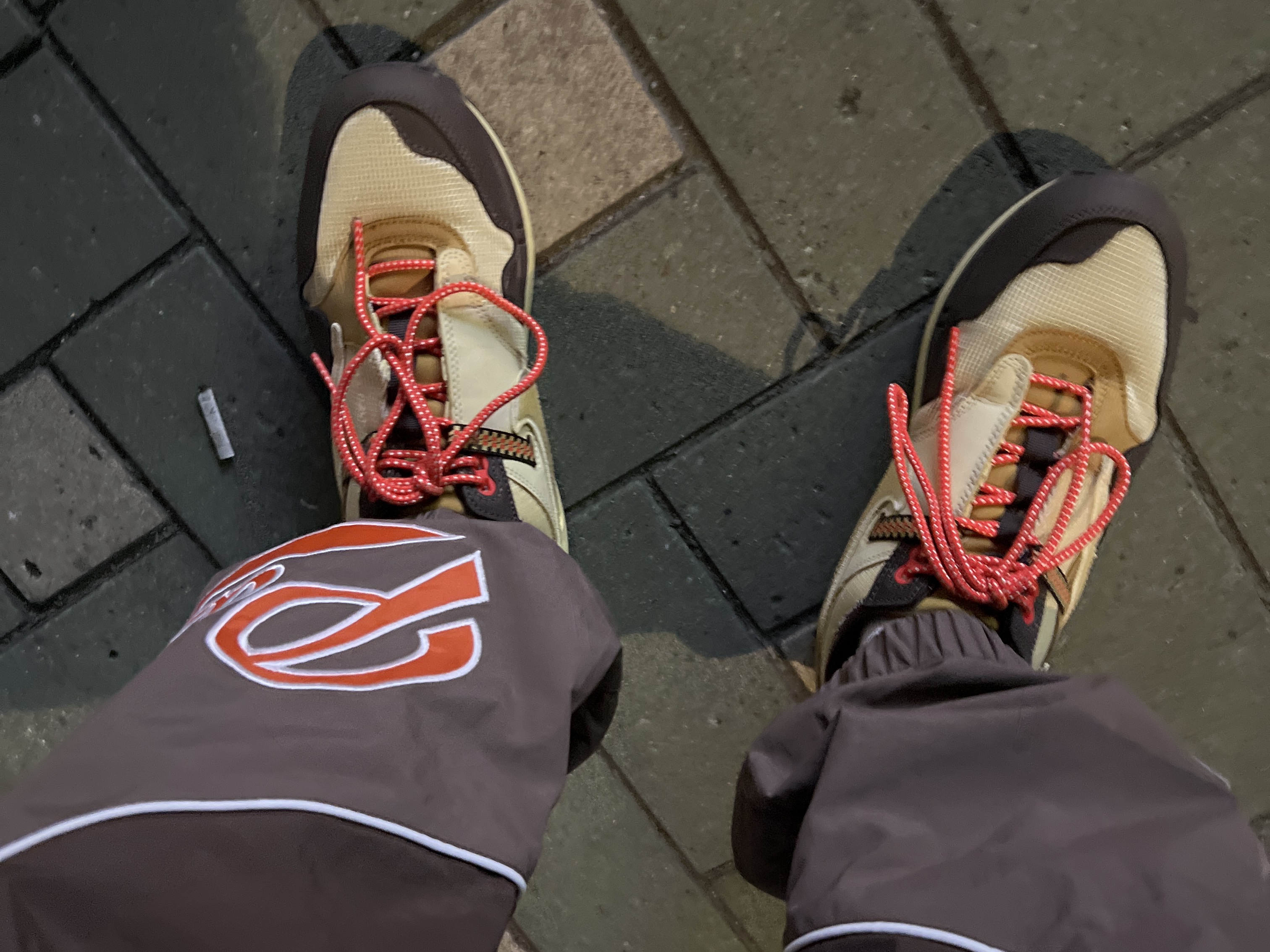 Palace Sport Mit Script Jacket Brown - 22FW, Palace Sport Mit Script Bottoms Brown - 22FW 착용 스타일 - 2