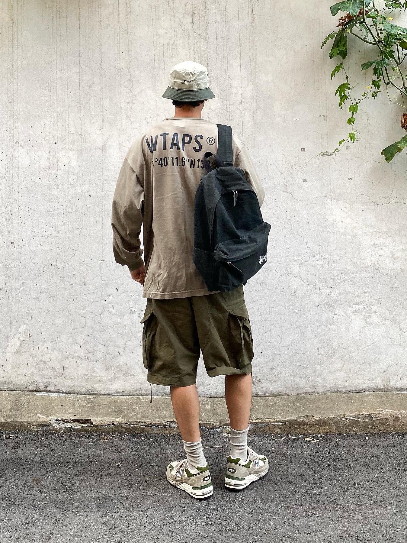 Stussy Canvas Backpack Washed Black, New Balance x Aime Leon Dore 991 Made in UK Grey 착용 스타일 - 3