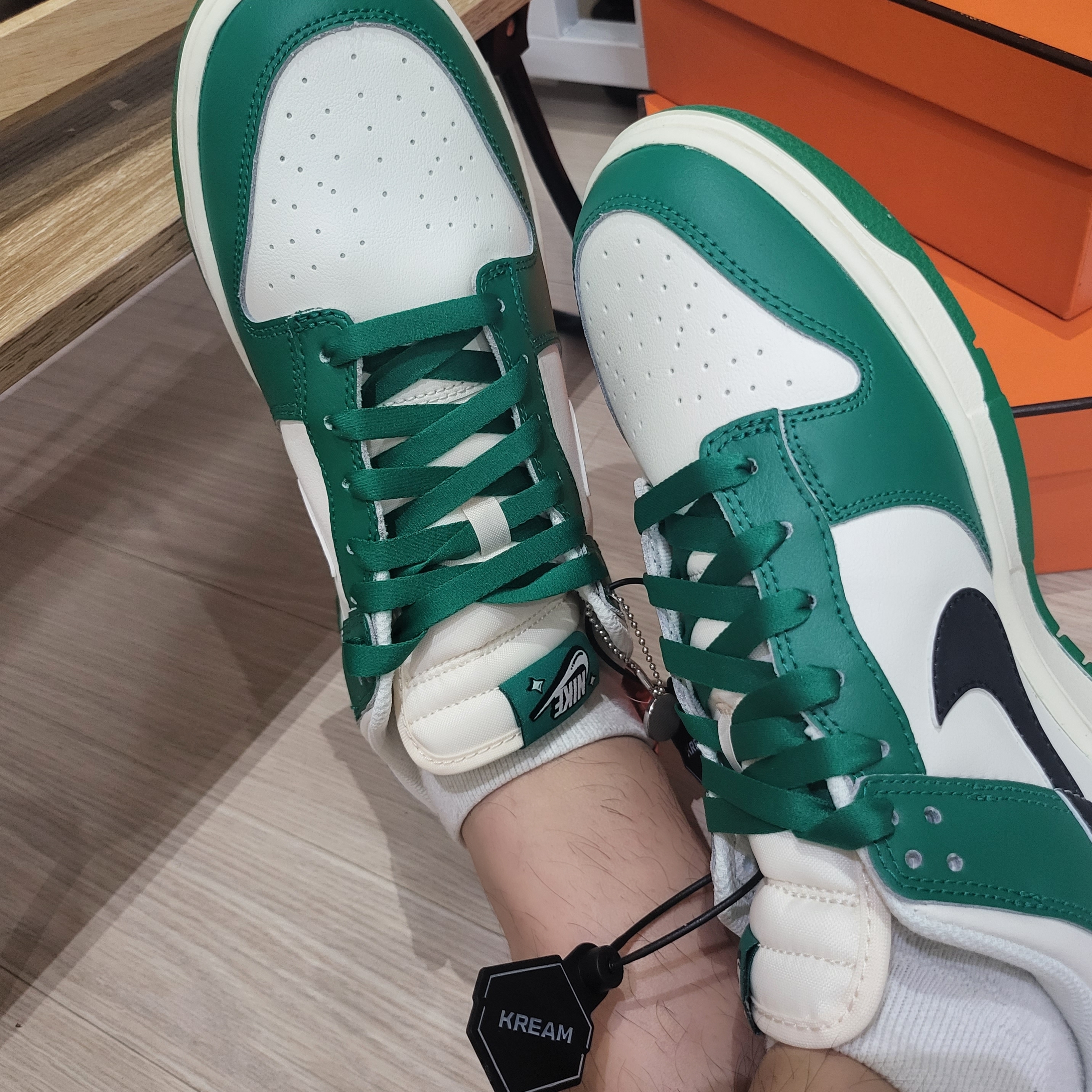 Nike Dunk Low Retro SE Jackpot Malachite 착용 스타일 - 1