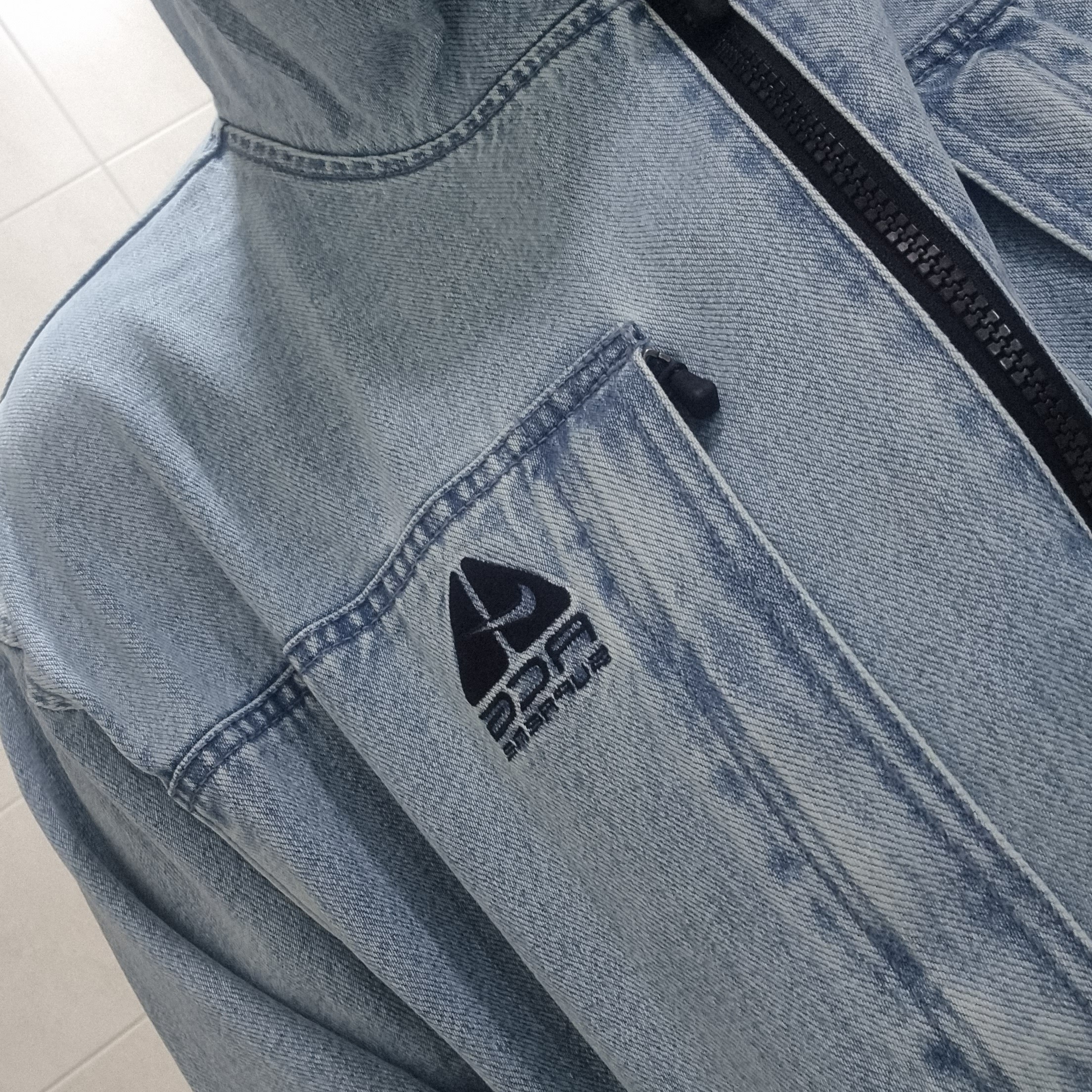 Supreme x Nike ACG Denim Pullover Washed Blue - 22FW 착용 스타일 - 1