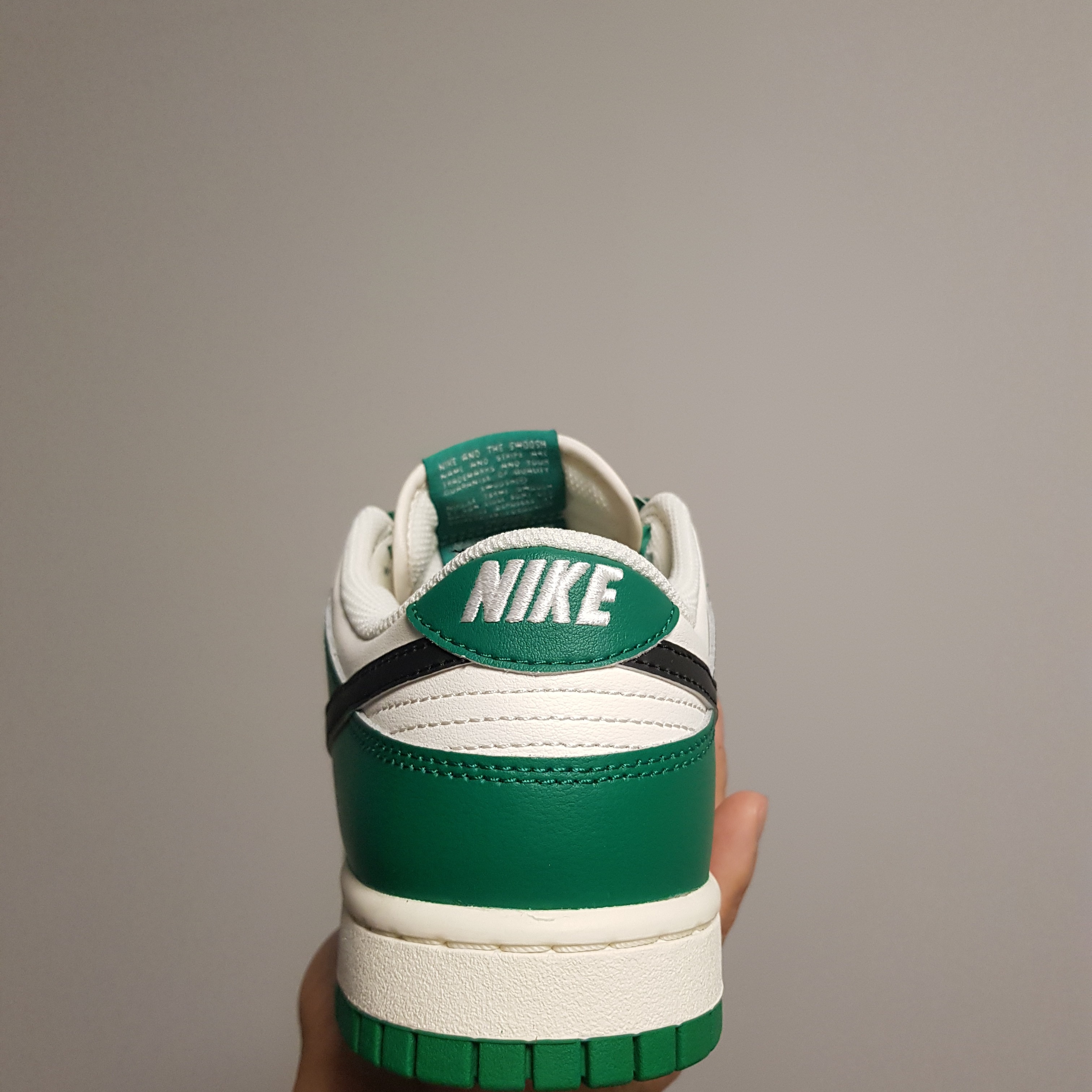 Nike Dunk Low Retro SE Jackpot Malachite 착용 스타일 - 2