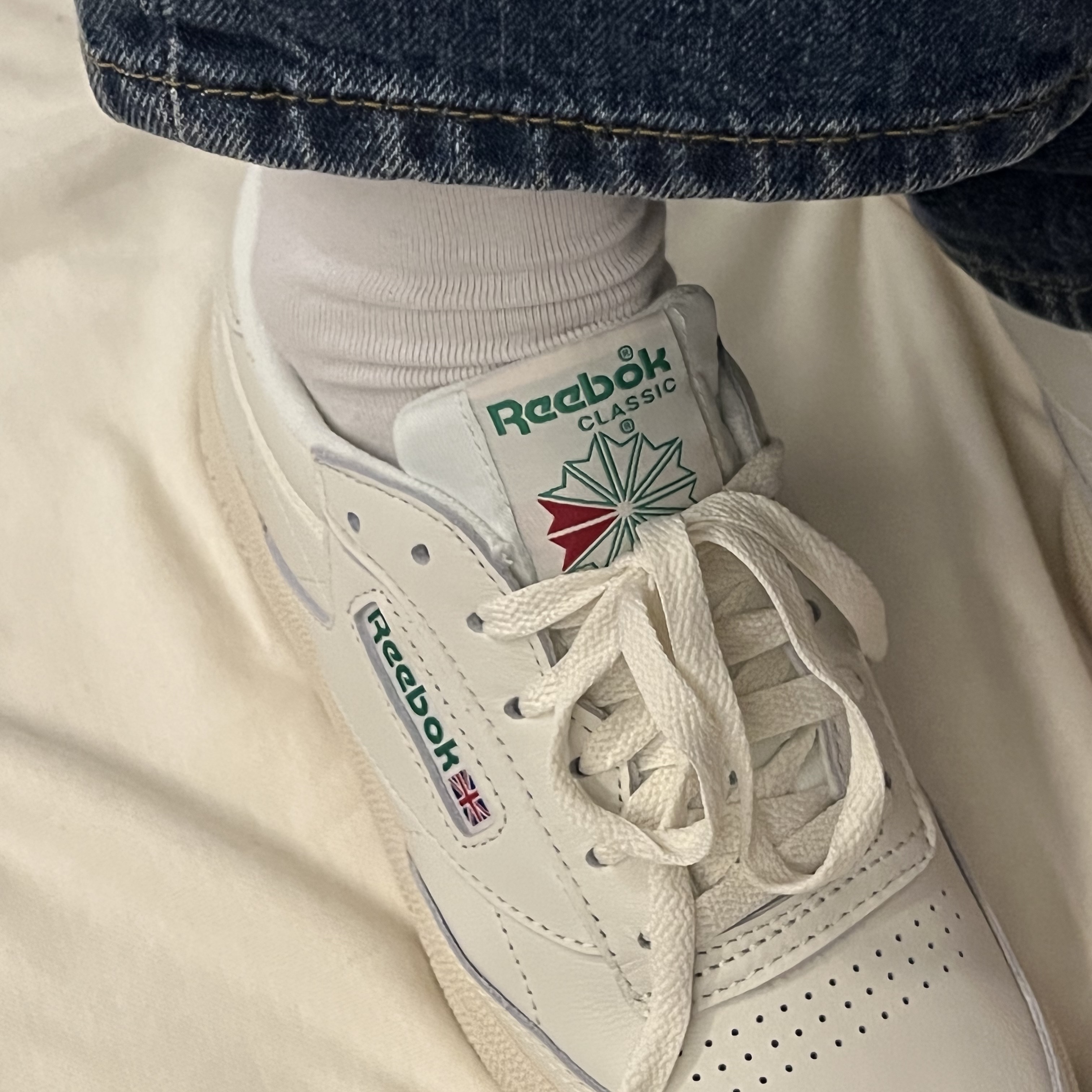 Reebok Club C 85 Vintage Chalk Green 착용 스타일 - 1