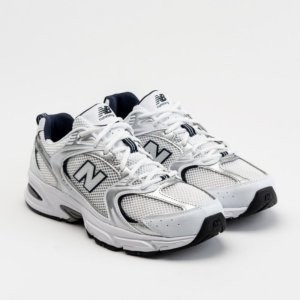 New Balance 530 White 착용 스타일
