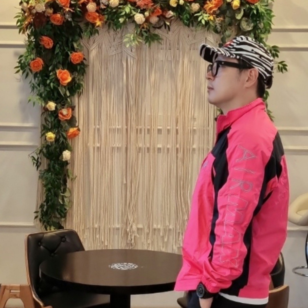 Nike x Atmos NRG Vintage PTHWK Track Jacket Hyper Pink 착용 스타일