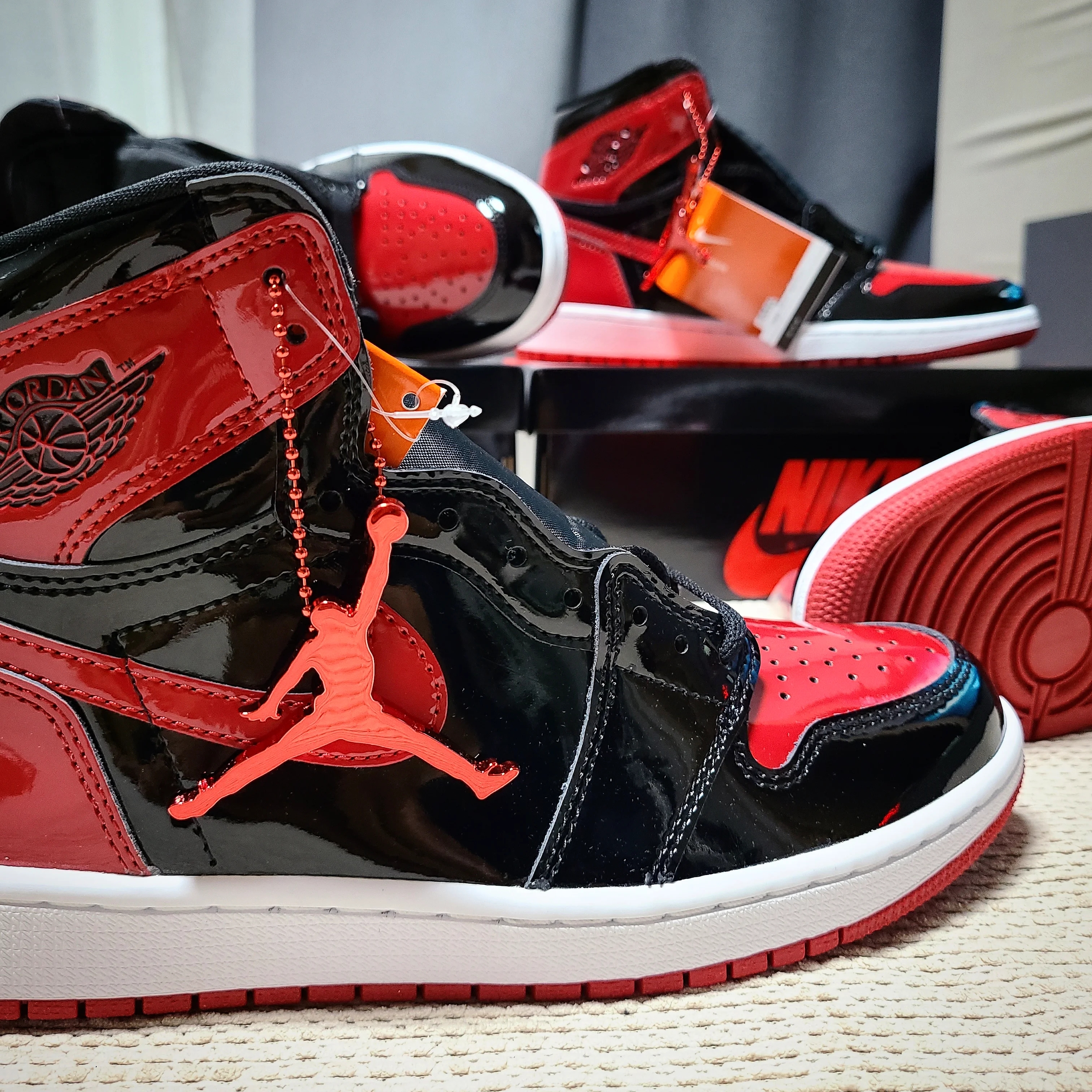 Jordan 1 Retro High OG Patent Bred 착용 스타일