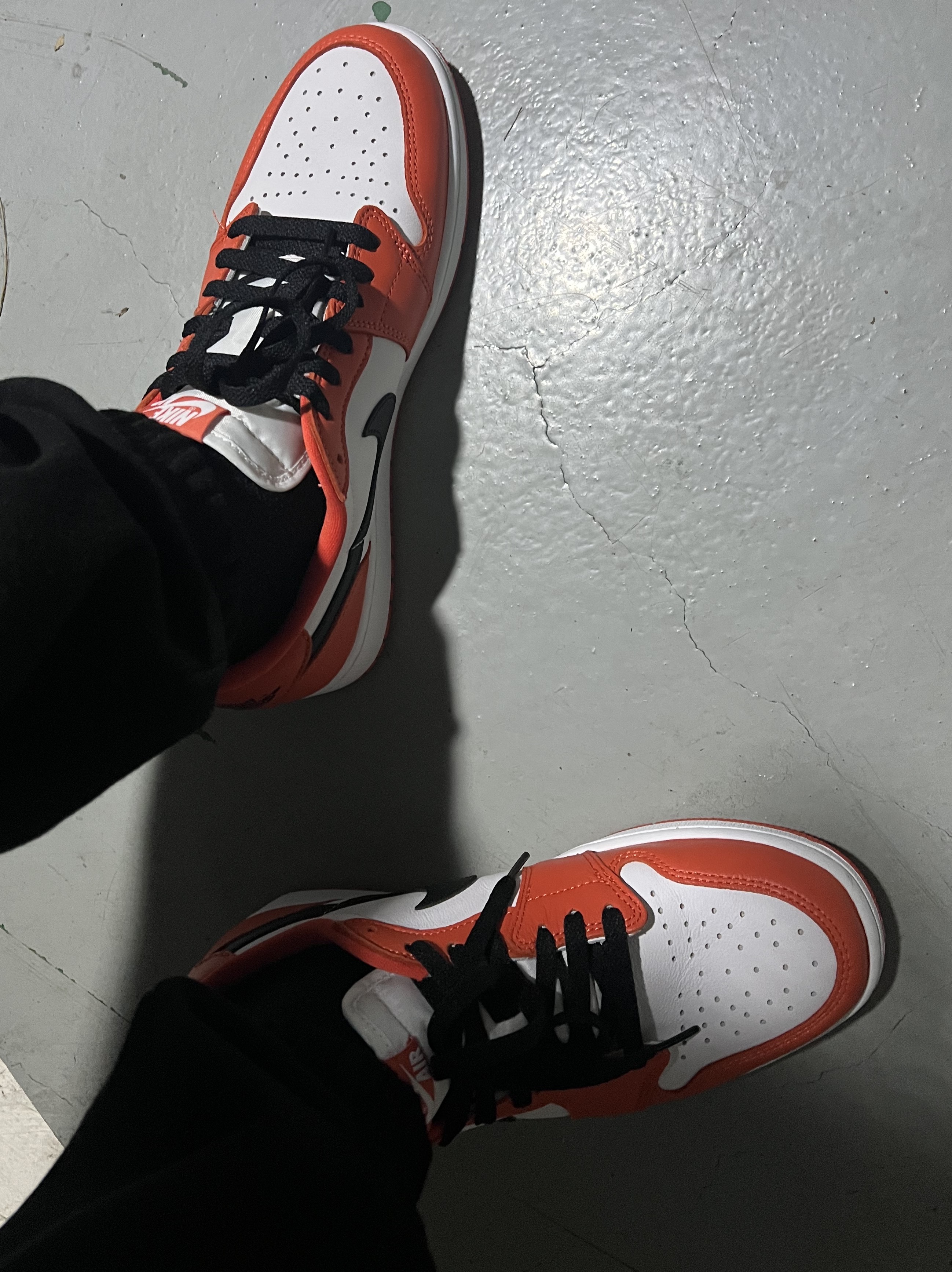 Jordan 1 Low OG Starfish 착용 스타일 - 2