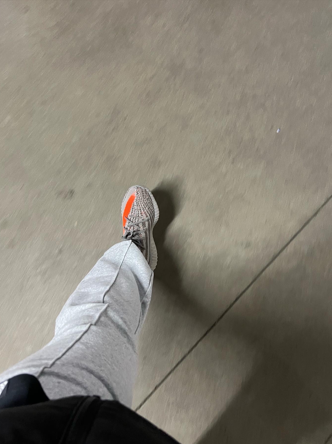 Adidas Yeezy Boost 350 V2 Beluga - Reflective 착용 스타일 - 2