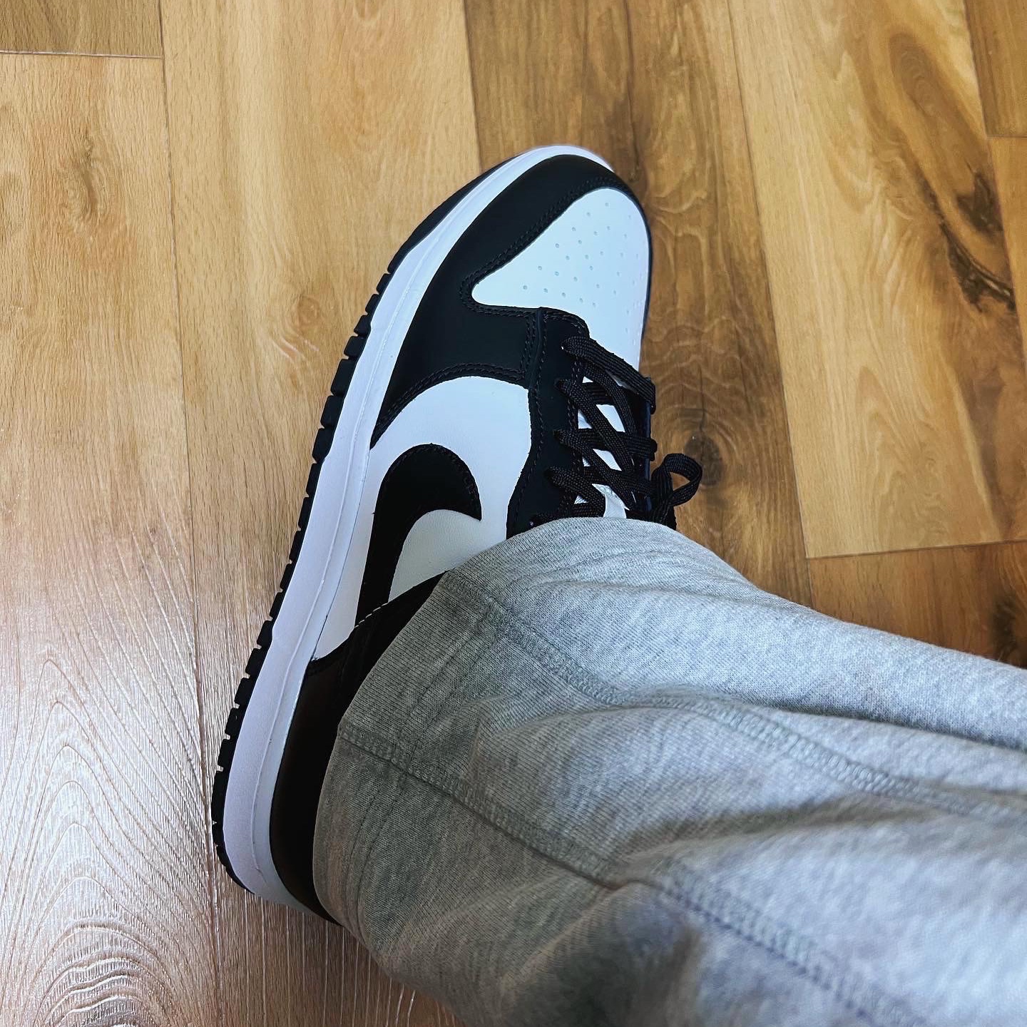 Nike Dunk Low Retro Black 착용 스타일