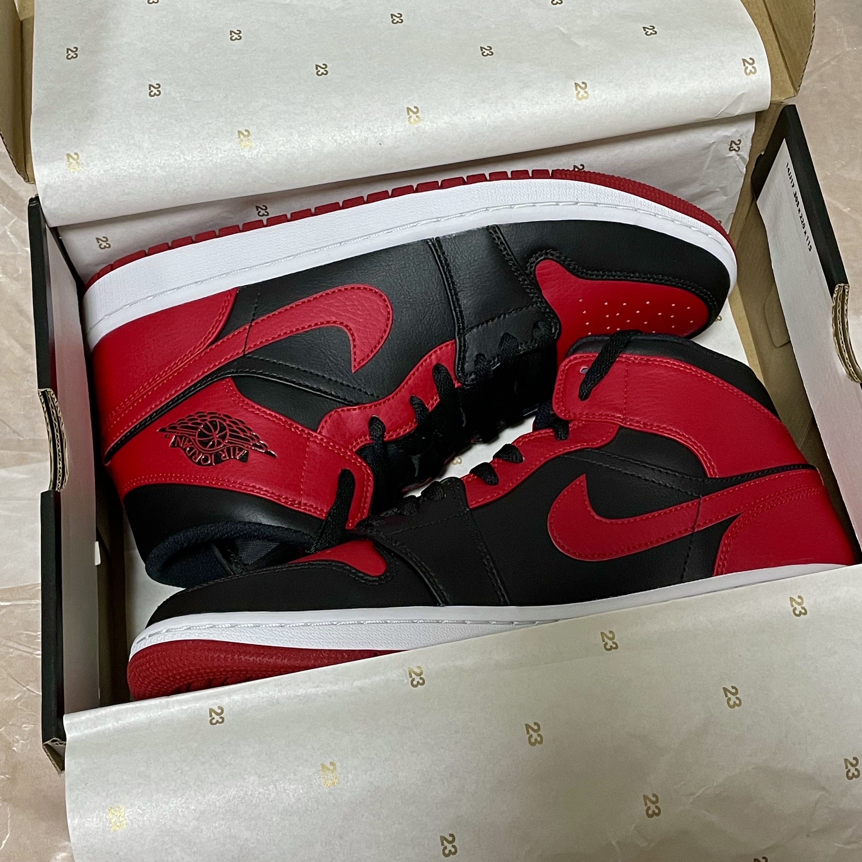 Jordan 1 Mid Bred Banned 2020 착용 스타일