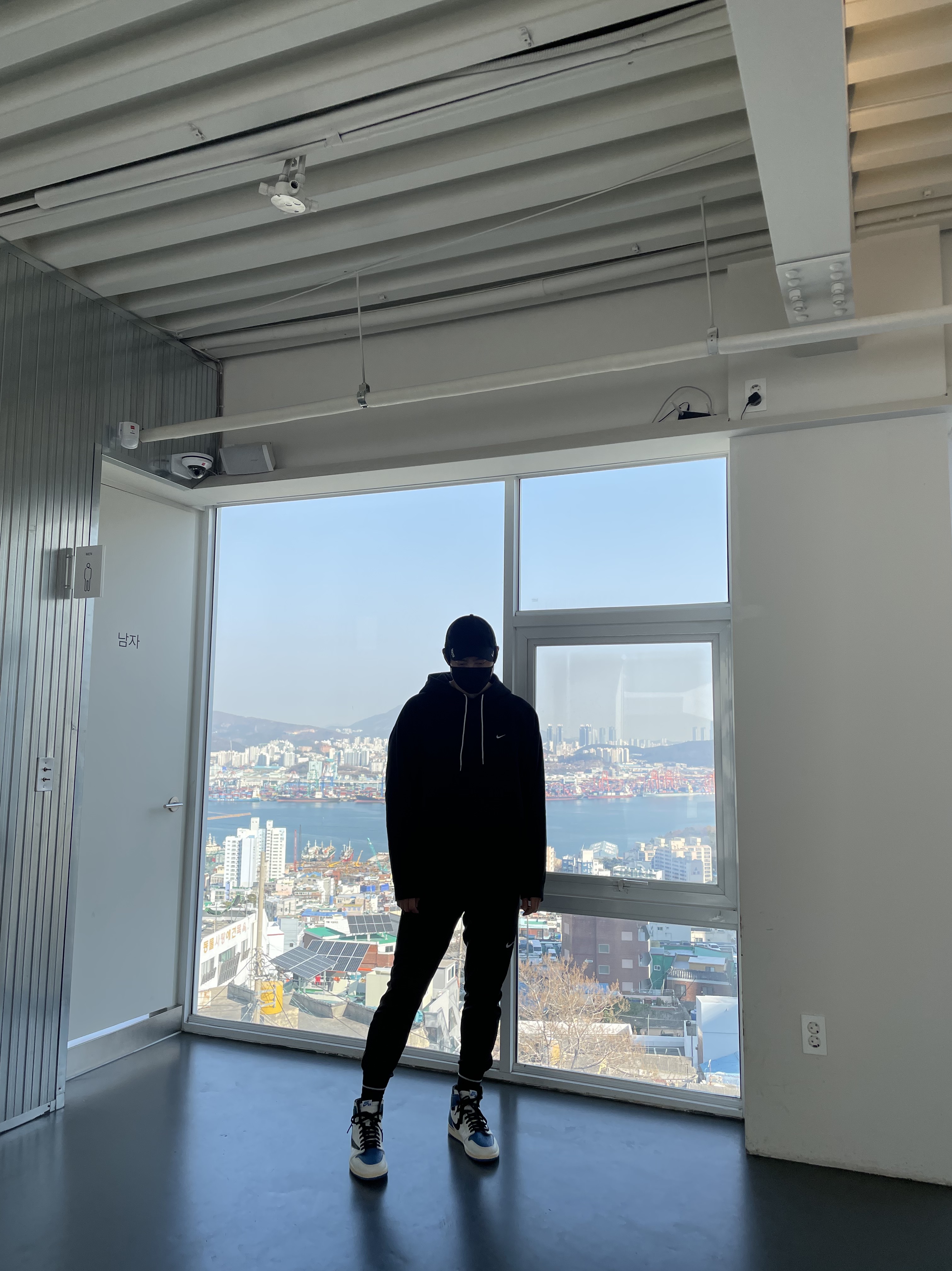 Nike NRG Solo Swoosh Fleece Hoodie Black White - US/EU, Jordan 1 x Travis Scott x Fragment Retro High OG SP Military Blue 착용 스타일 - 1