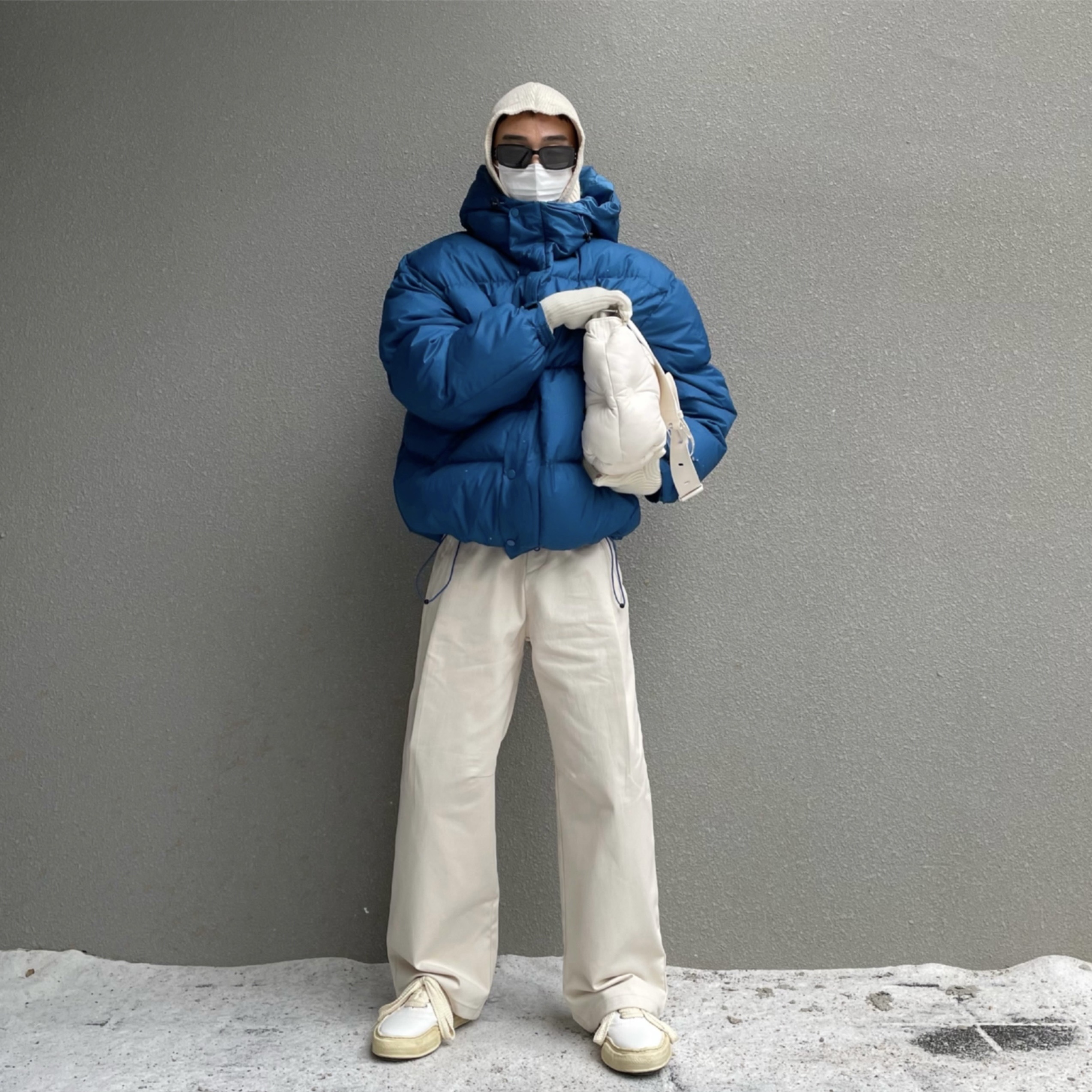 Maison Mihara Yasuhiro Baker OG Sole OD Canvas Low-top Sneakers White, Jordan 1 x Travis Scott x Fragment Retro Low OG SP Military Blue 착용 스타일 - 4