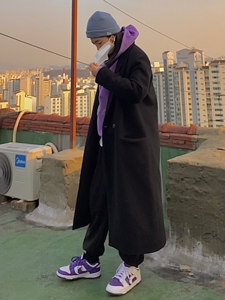 (W) Nike Dunk Low SE Flip, IAB Studio x Thor Hoodie Purple 착용 스타일