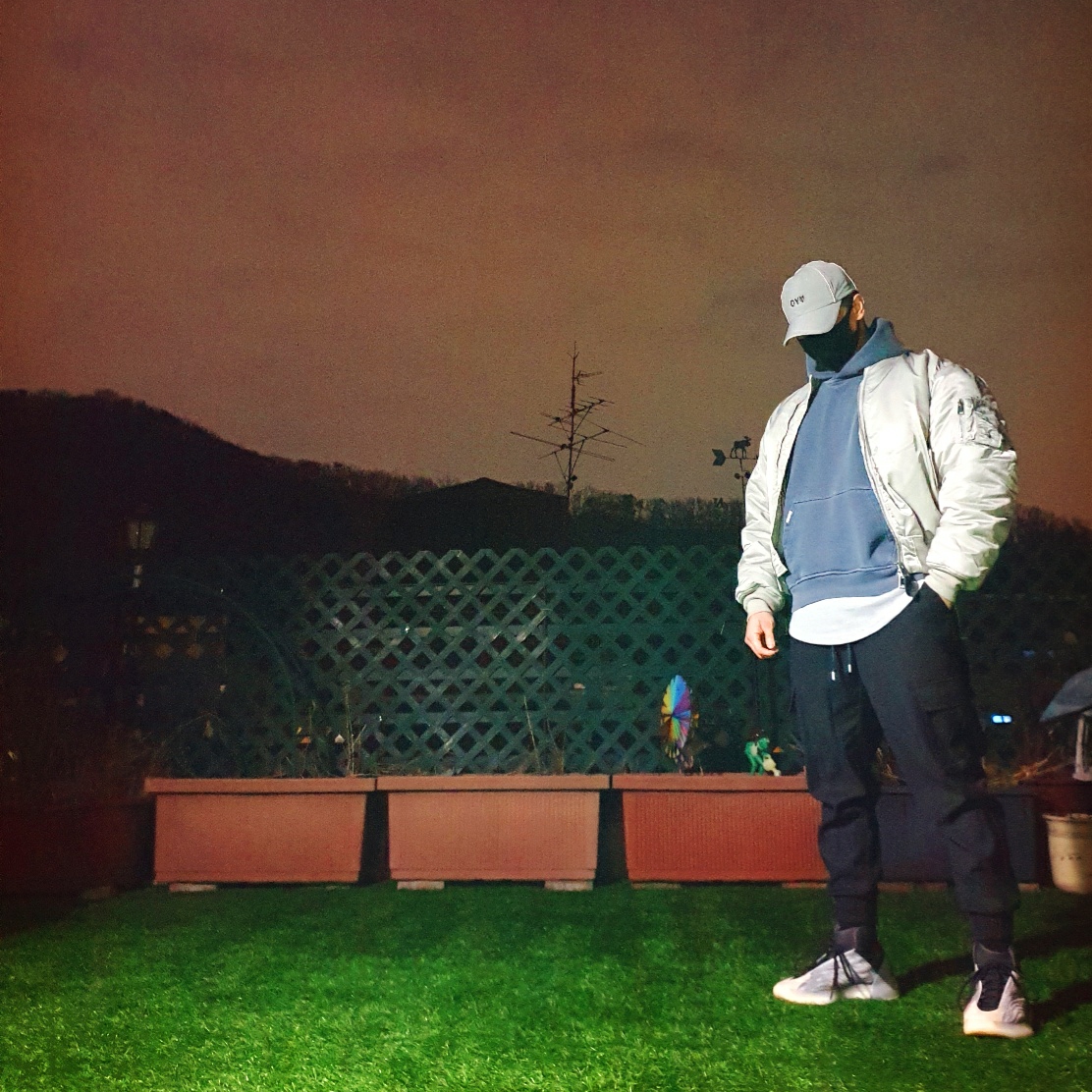 Adidas Yeezy QNTM Lifestyle 착용 스타일 - 1